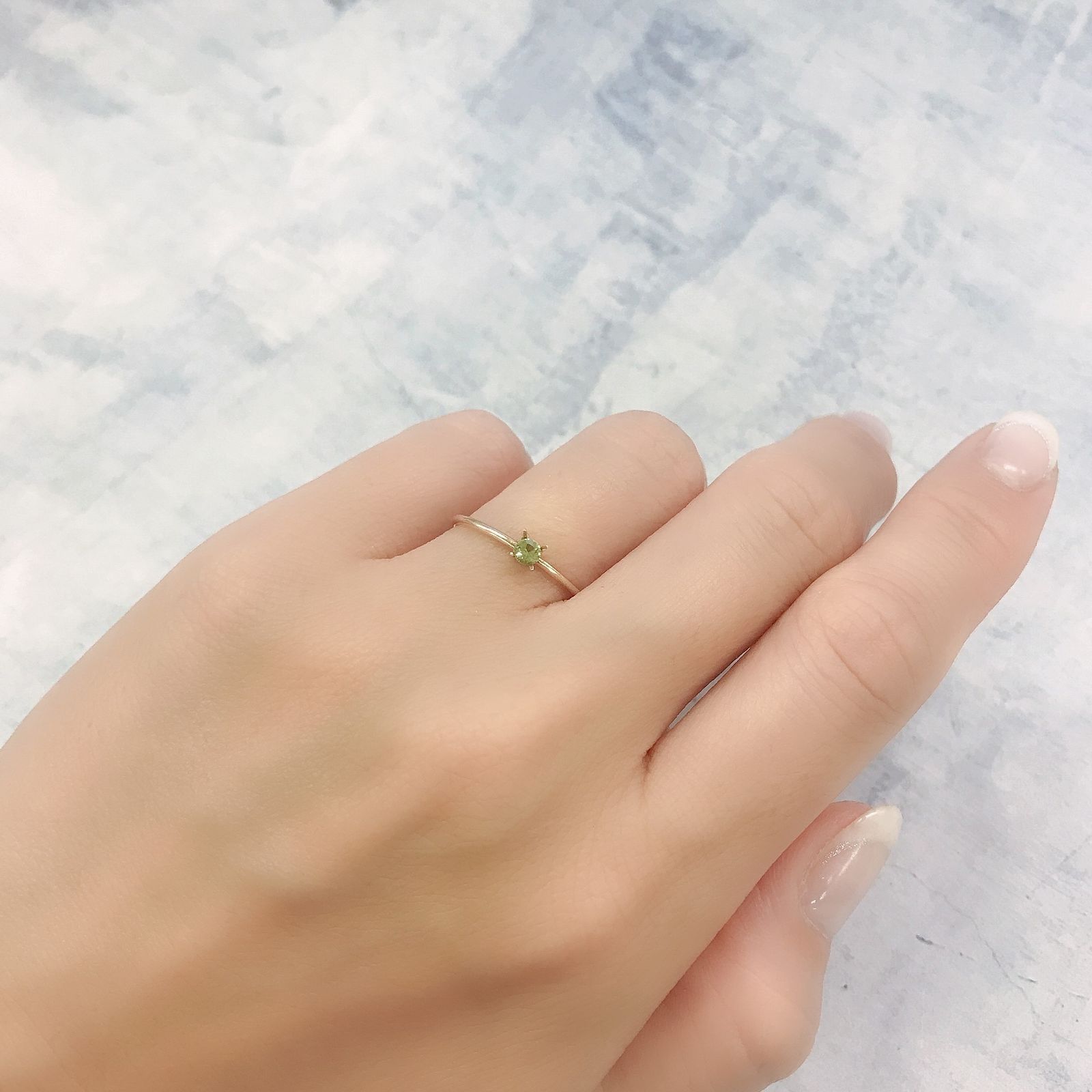 パラサイティックペリドット(宝石名ペリドット)採取地：ロシア 0.093ct 識別済[220616242]2.8x2.8mm前後