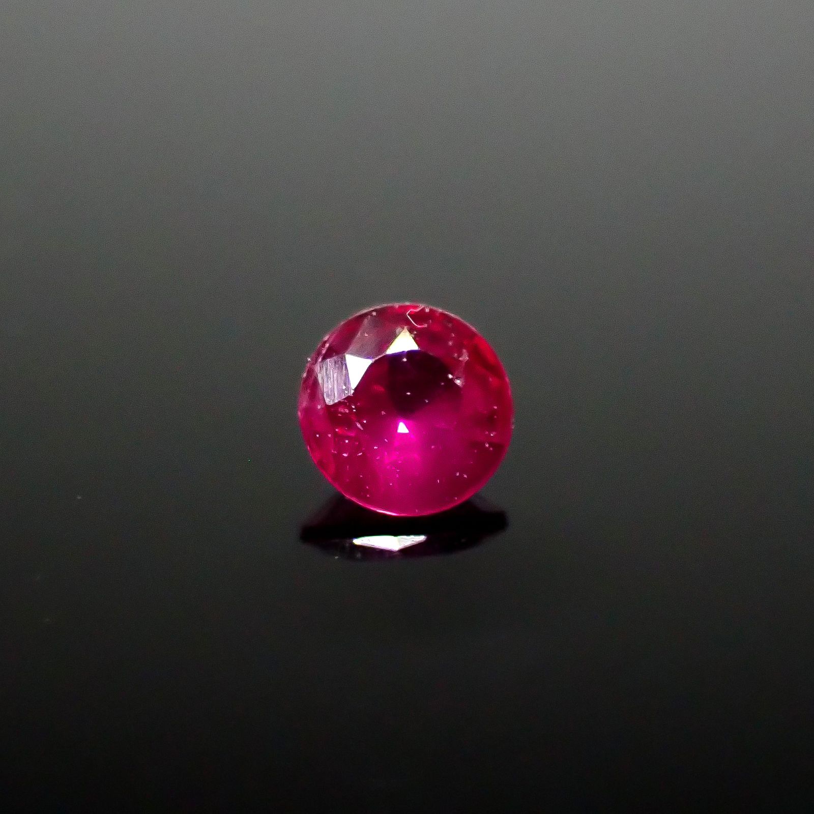 ルビー ビルマ産 0.075ct [250630611]2.6x2.6mm前後