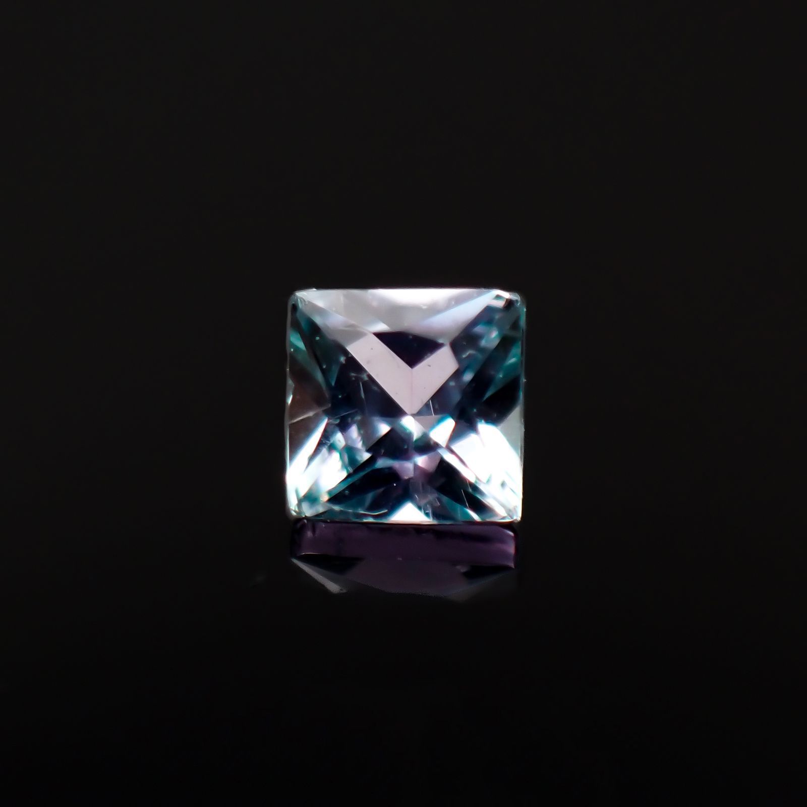 ◇プリンセスカット◇ブルーグリーンコーネルピン(宝石名コーネルピン)タンザニア産 0.080ct 識別済[221219236]2.1x2.1mm前後