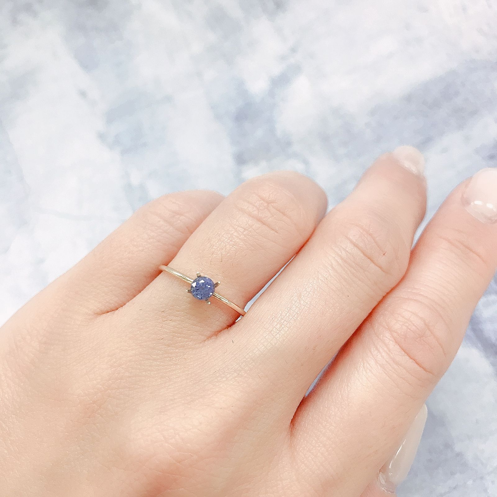 アイスブルーサファイア(宝石名サファイア)スリランカ/マダガスカル産 0.40ct 識別済[220515975]3.9x3.8mm前後