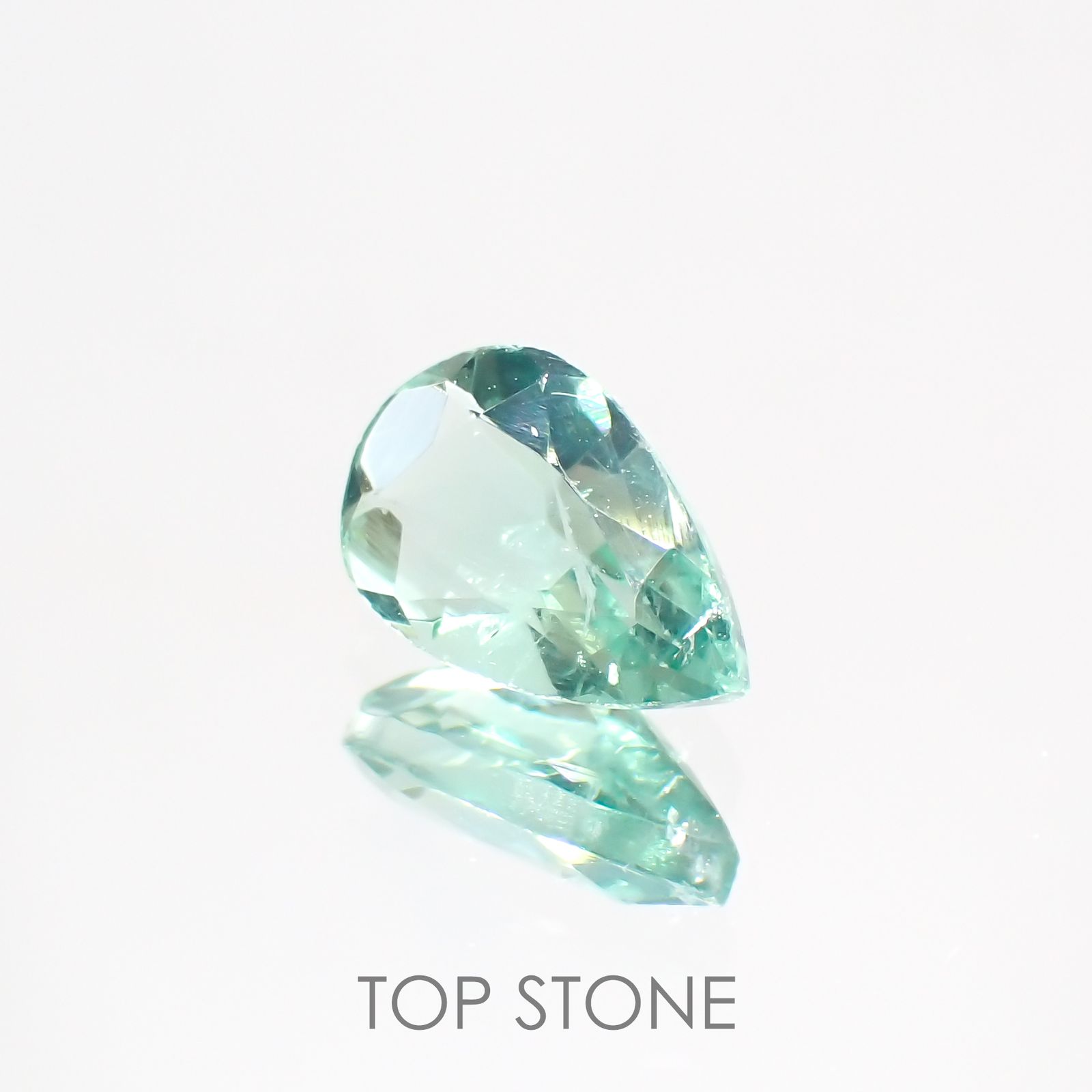 フローライト フルオレッセンス(宝石名フルオライト)イギリス・ロジャリー鉱山産 0.96ct 識別済[211113782]8x5.2mm前後
