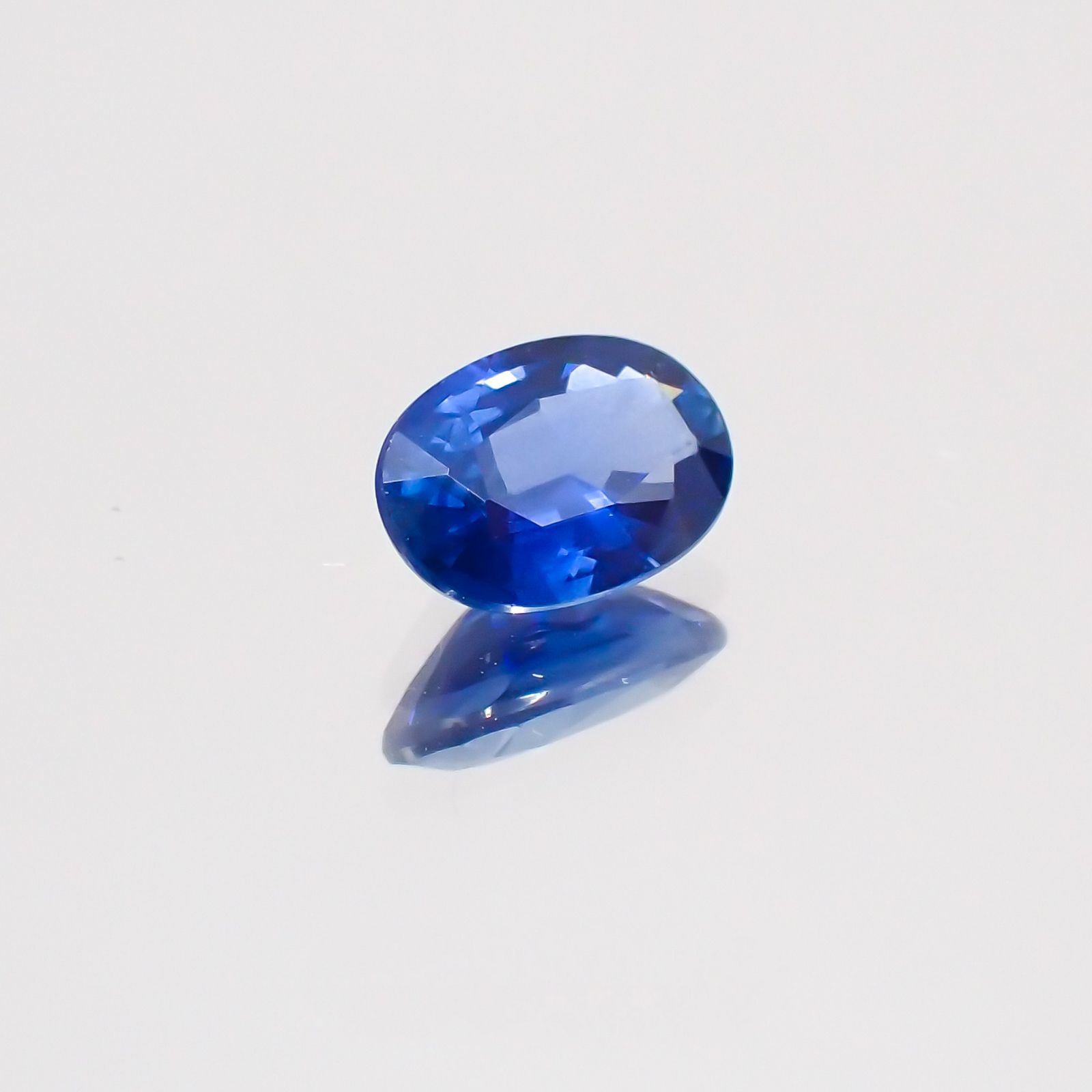 サファイア(宝石名サファイア) マダガスカル/スリランカ産 0.54ct 識別済[20128719]6×4.2mm前後