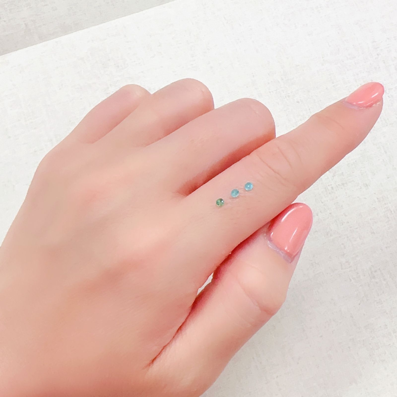 パライバトルマリン カラーグラデーション3pcsセット ブラジル産 0.12ct(3pcs合計)[230220496]2.1-2.2x2.1-2.2mm前後