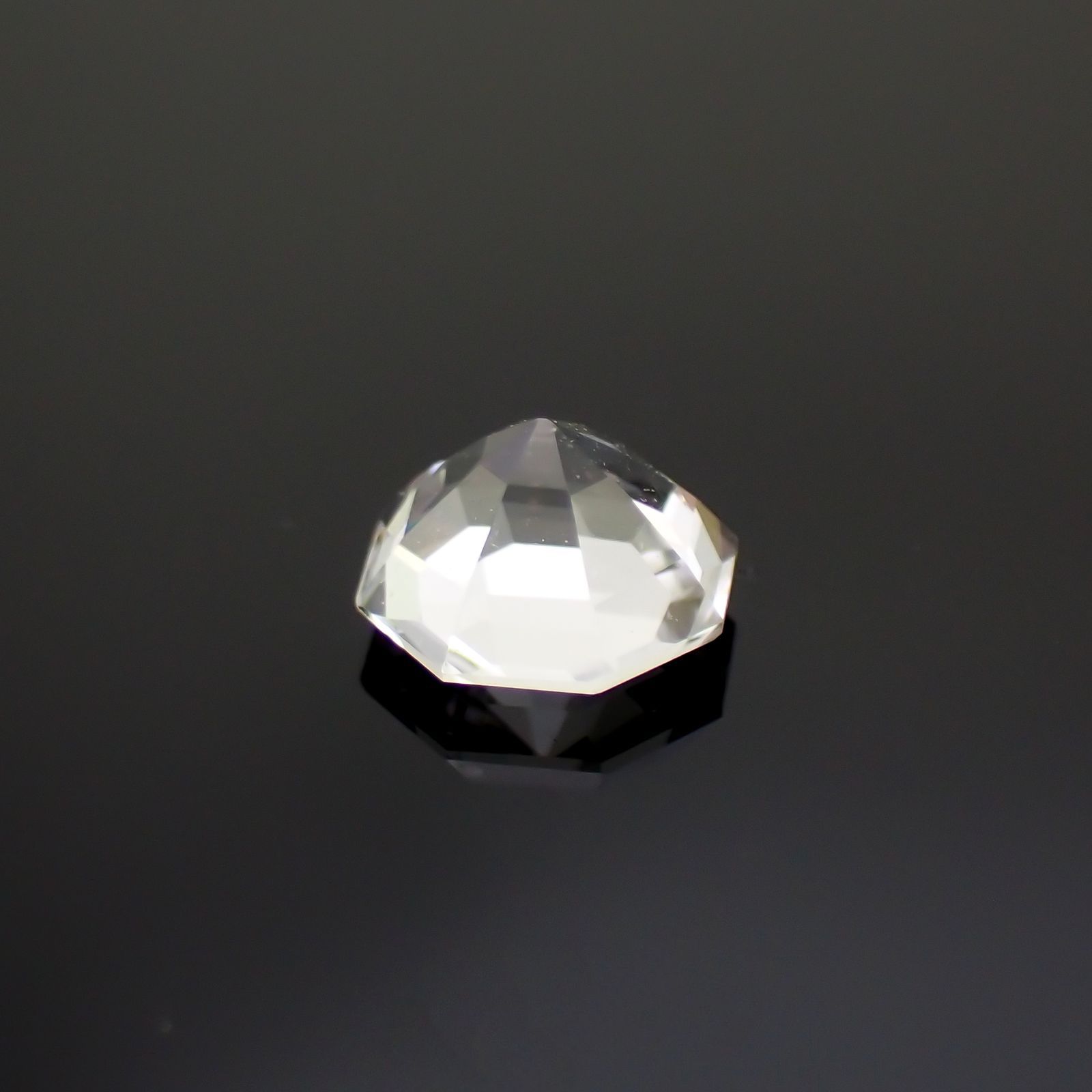 ◇オクタゴンカット◇レムリアンシードクリスタル(保証シール付き) ブラジル産 0.47ct[221018282]5.1x5mm前後