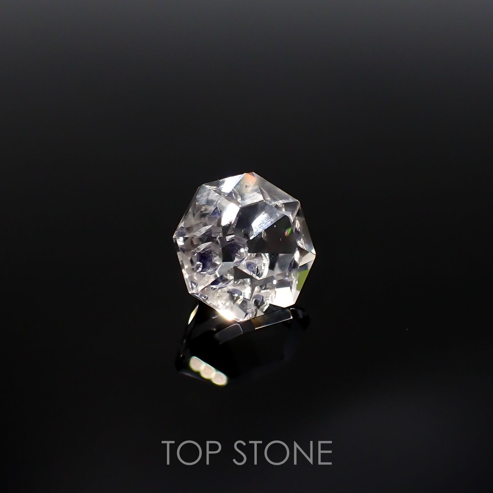◇オクタゴンカット◇フローライトインクォーツ マダガスカル産 9.15ct[220515709]12.6x12.4mm前後