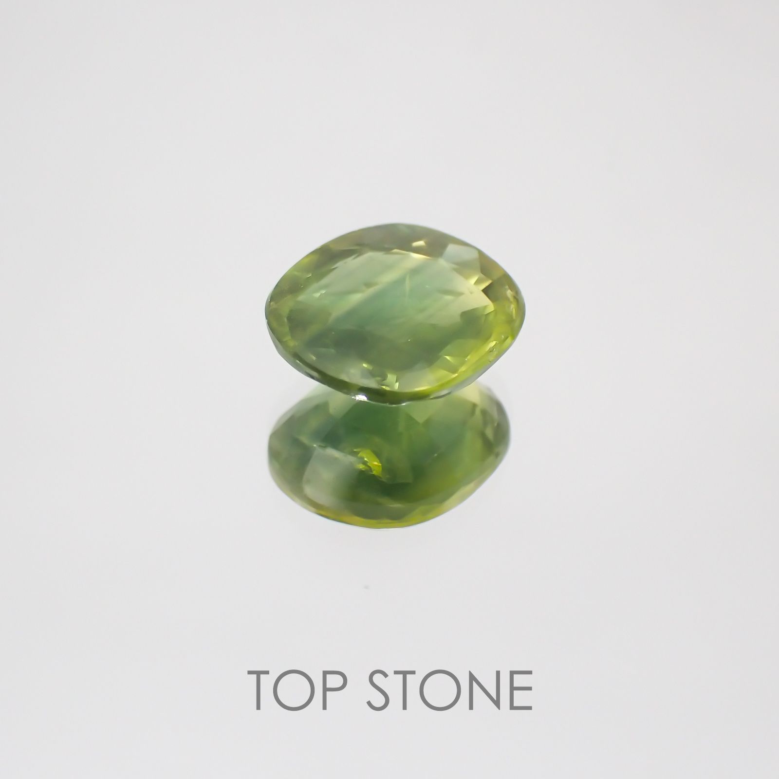パーティカラーサファイア(宝石名パーティカラード・サファイア) タイ産 2.69ct 識別済[19111654]9.3×8.2mm前後
