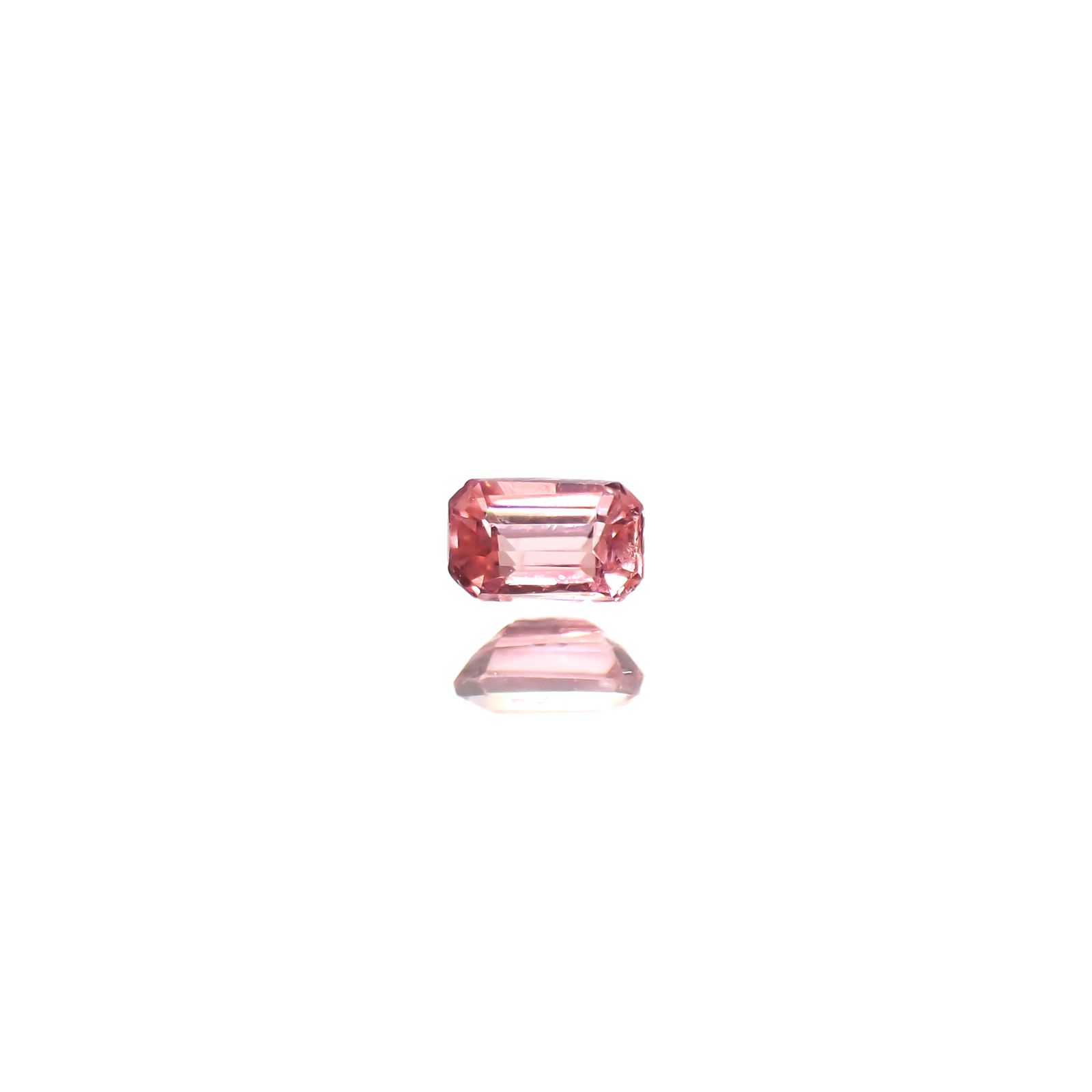 ヴェイリネナイト(ベイリネナイト)　0·65ct ヴェイリネナイト(宝石名ベイリネナイト)パキスタン産 0.426ct