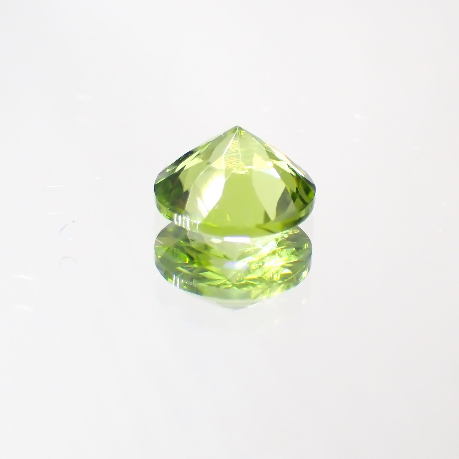 ペリドット(宝石名ペリドット) パキスタン産 1.28ct 識別済[211013086]7.1×7.1mm前後