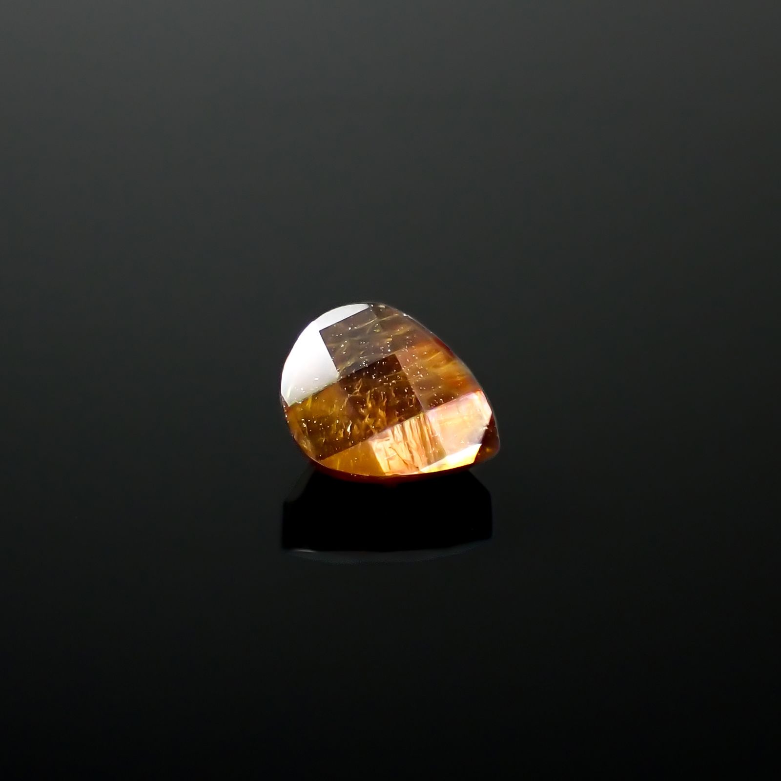◇チェッカーカット◇レインボーガーネット 日本・奈良県産 1.43ct[240125546]6.8x5.2mm前後
