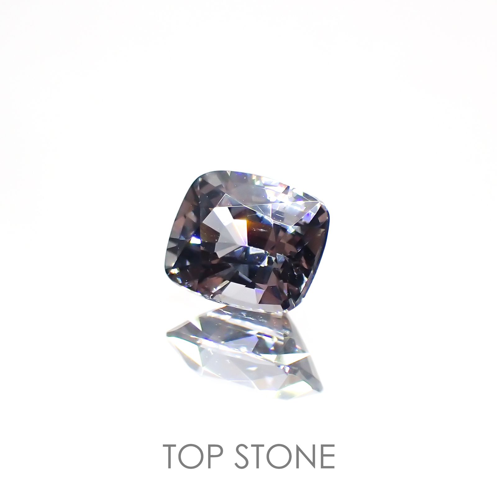 プラチナスピネル(宝石名スピネル)ビルマ産 0.75ct 識別済[220114114]5.5x4.6mm前後