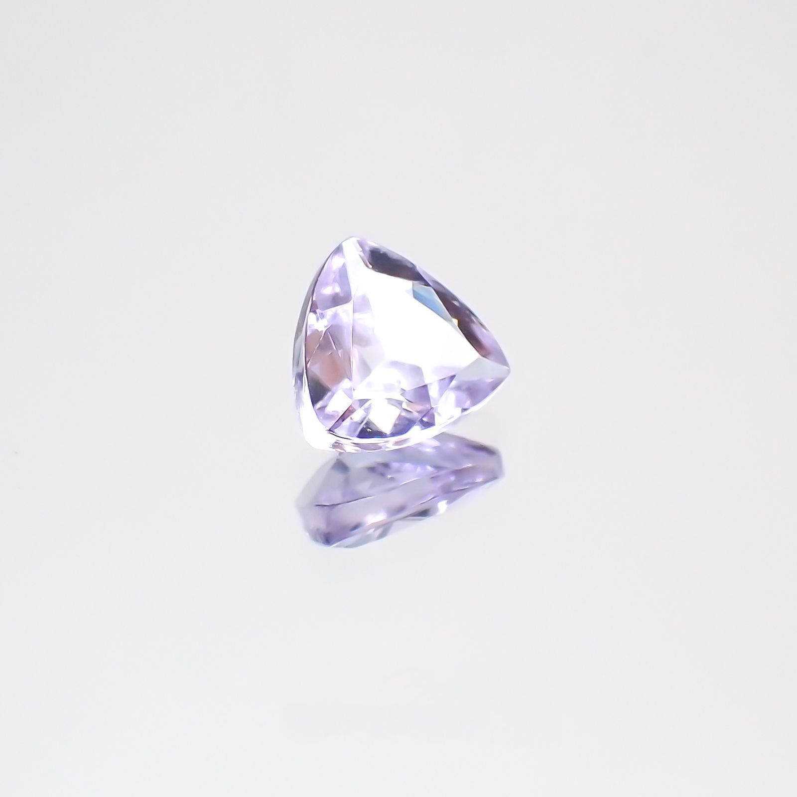 ラベンダーゾイサイト(宝石名ゾイサイト)タンザニア産 0.49ct 識別済[231124106]5.1x5.2mm前後
