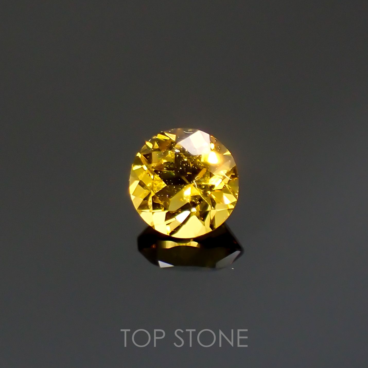 ゴールデンベリル(宝石名ゴールデン・ベリル)ブラジル産 0.35ct 識別済[220115413]4.4x4.4mm前後