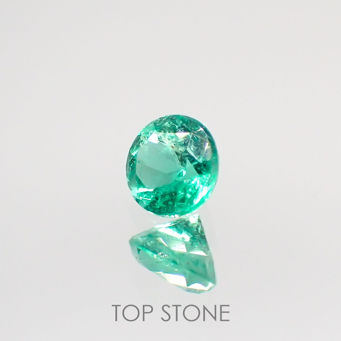 エメラルド(宝石名エメラルド) コロンビア産 0.20ct 識別済[210913161]3.7×3.7mm前後