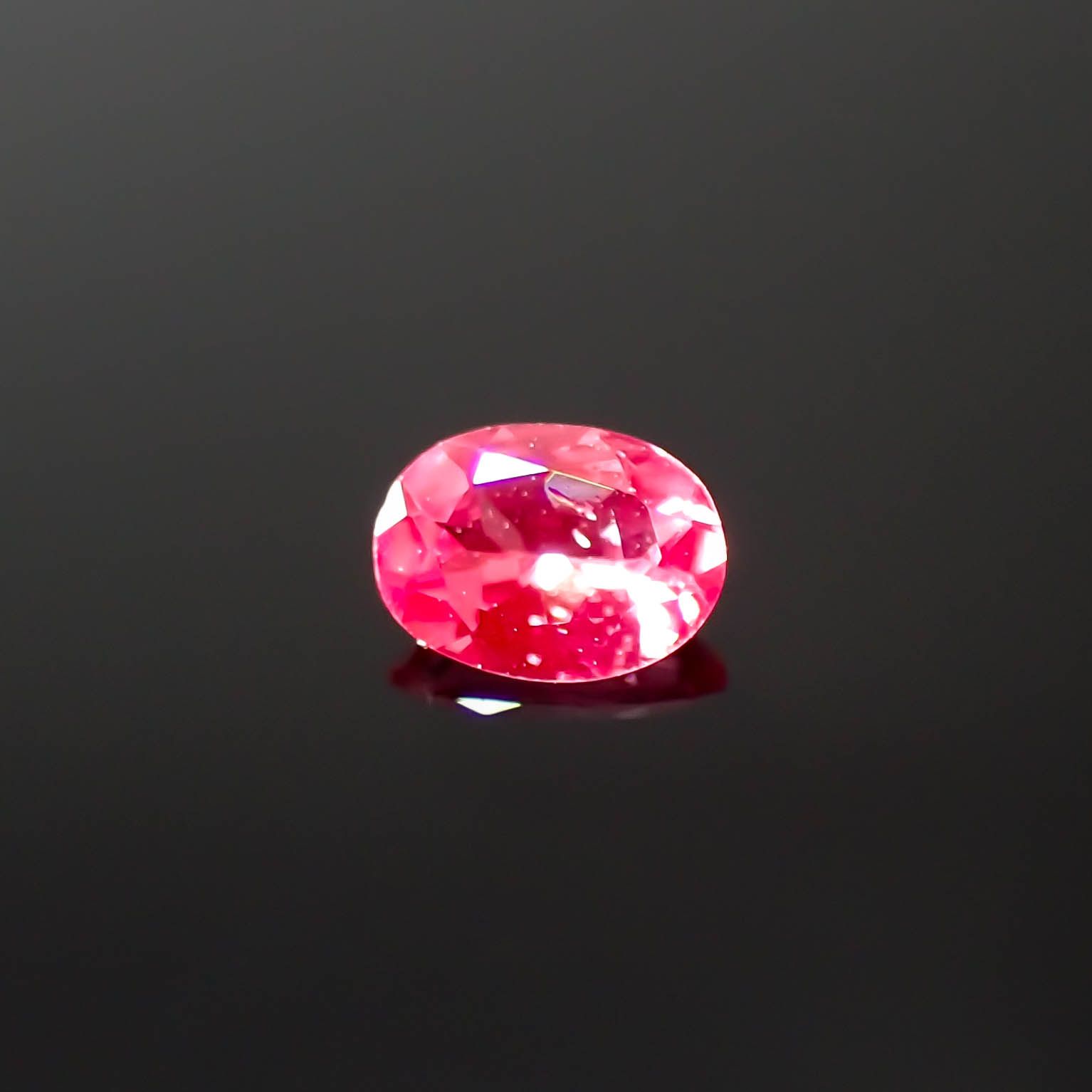 ホットピンクスピネル タンザニア・マヘンゲ産 0.15ct[240327003]3.9x2.9mm前後