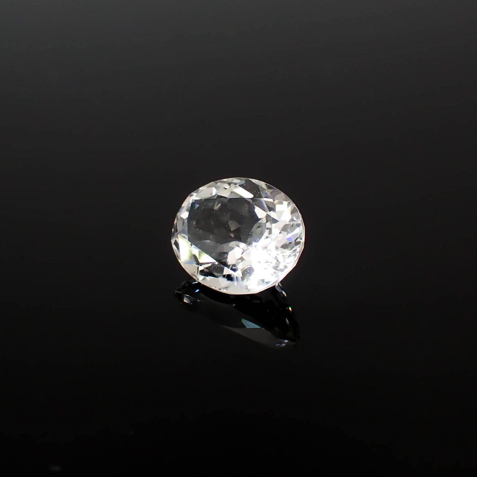 オーソクレース(宝石名ホワイト・オーソクレース)パキスタン産 1.94ct 識別済[240627995]9.3x7.6mm前後