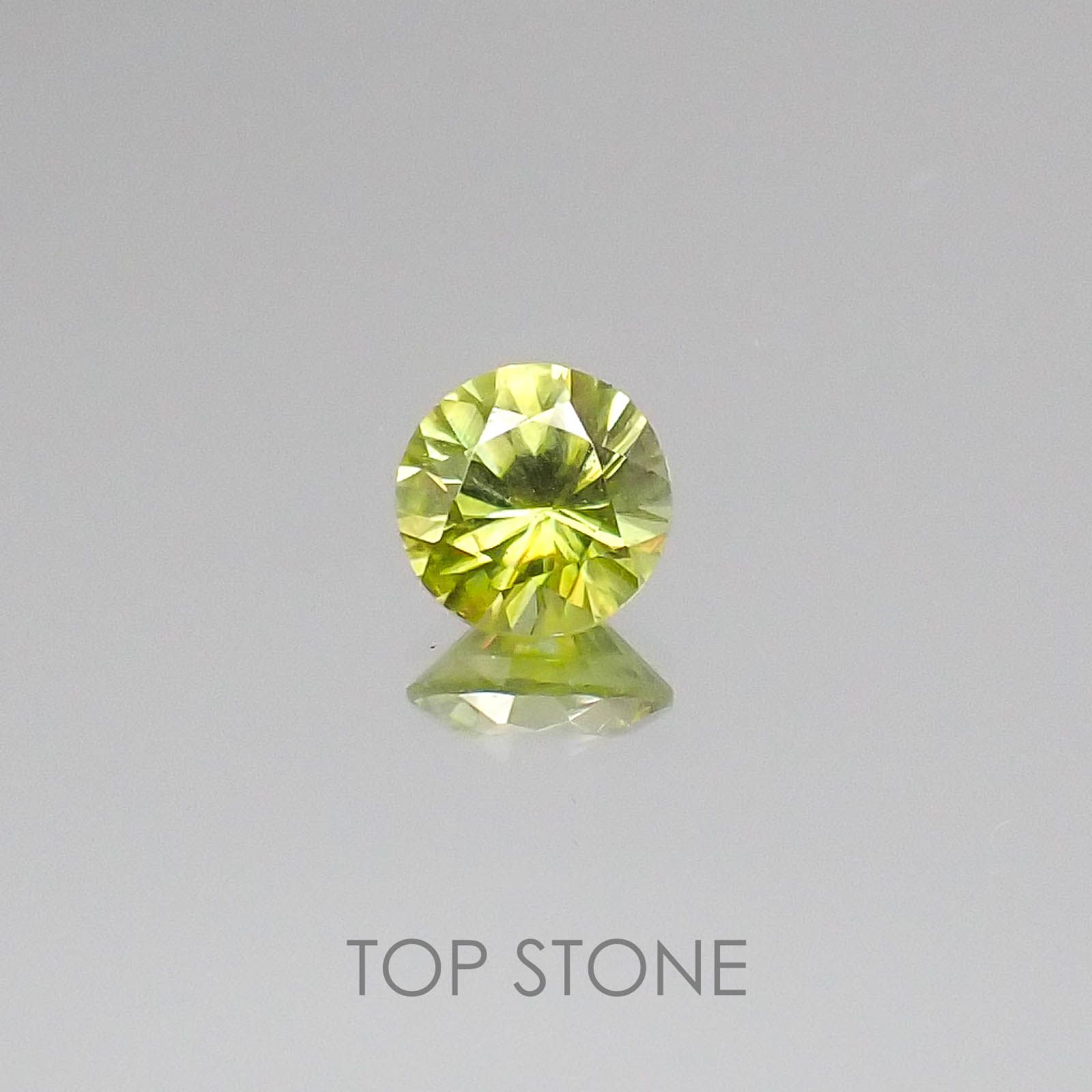 スフェーン マダガスカル産 ルース 0.89ct[20073870]6.1×6.1mm前後
