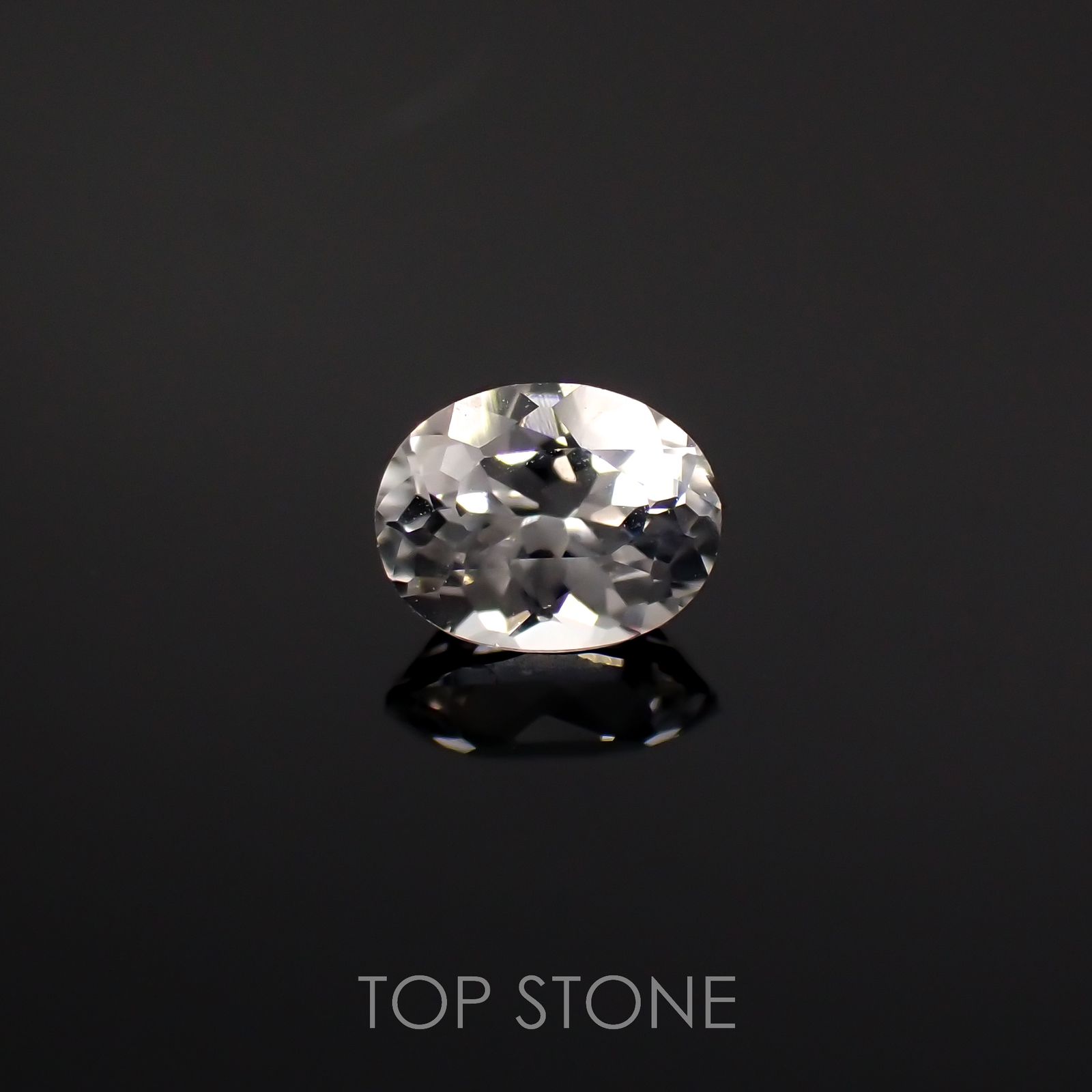 フェナカイト(宝石名フェナカイト)マダガスカル産 0.31ct 識別済[221018423]4.9x3.7mm前後