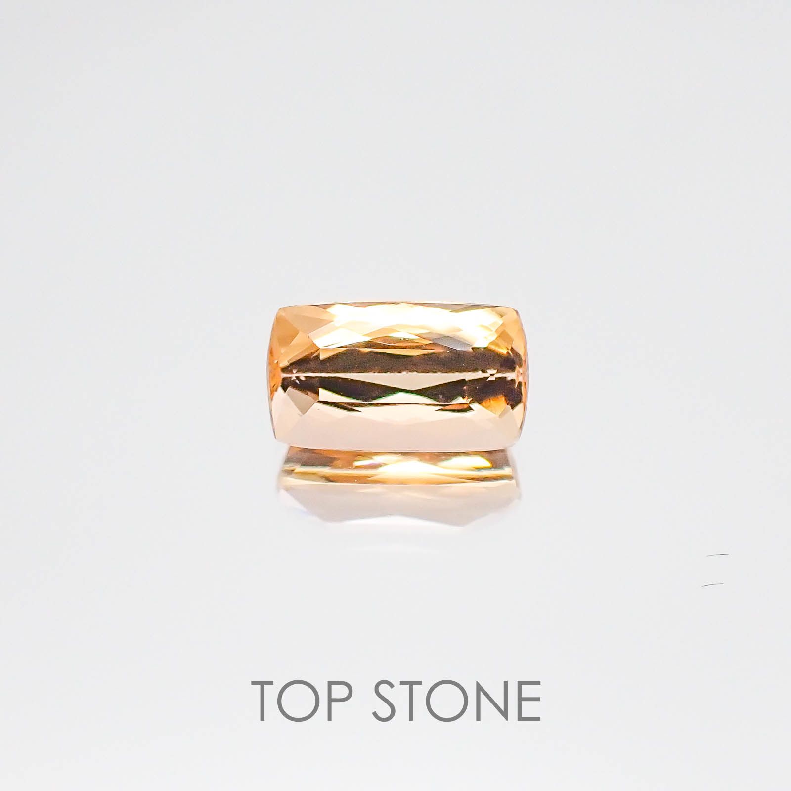 インペリアルトパーズ(宝石名トパーズ) ブラジル産 1.18ct 識別済[20084386]7.7×4.4mm前後