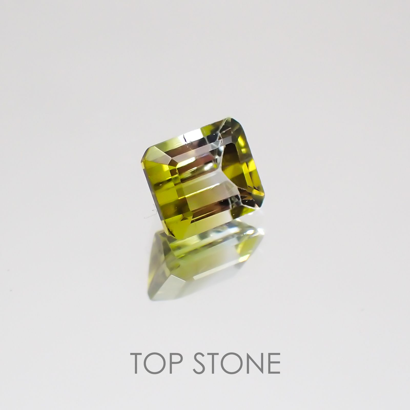 バイカラートルマリン ブラジル産 ルース 0.48ct[20128997]4.7×3.9mm前後