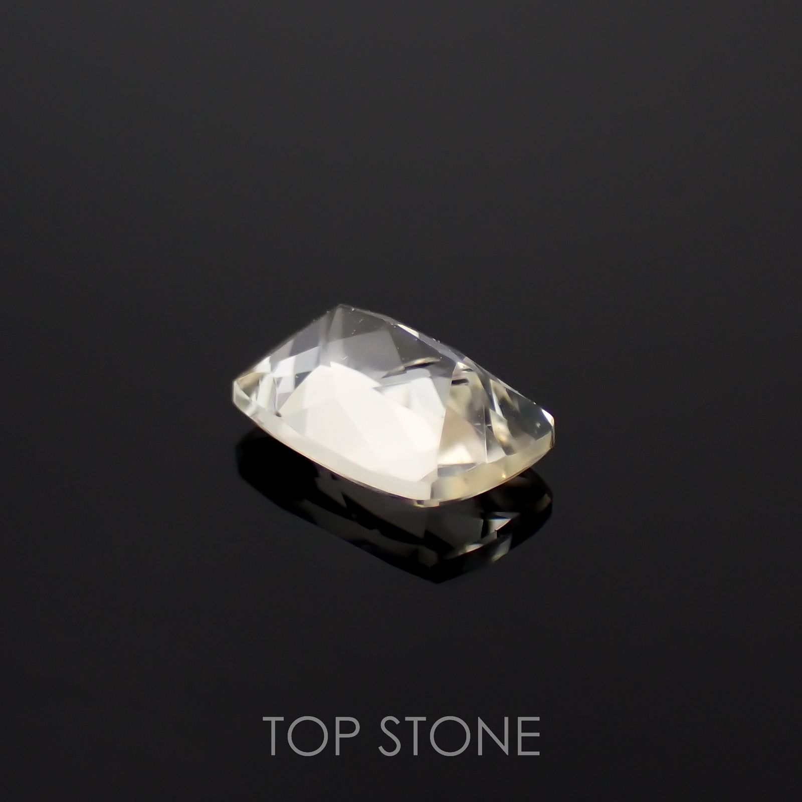イエロースキャポライト(宝石名イエロー・スキャポライト)ブラジル・ミナスジェライス産 0.73ct 識別済[221219634]7x4.7mm前後
