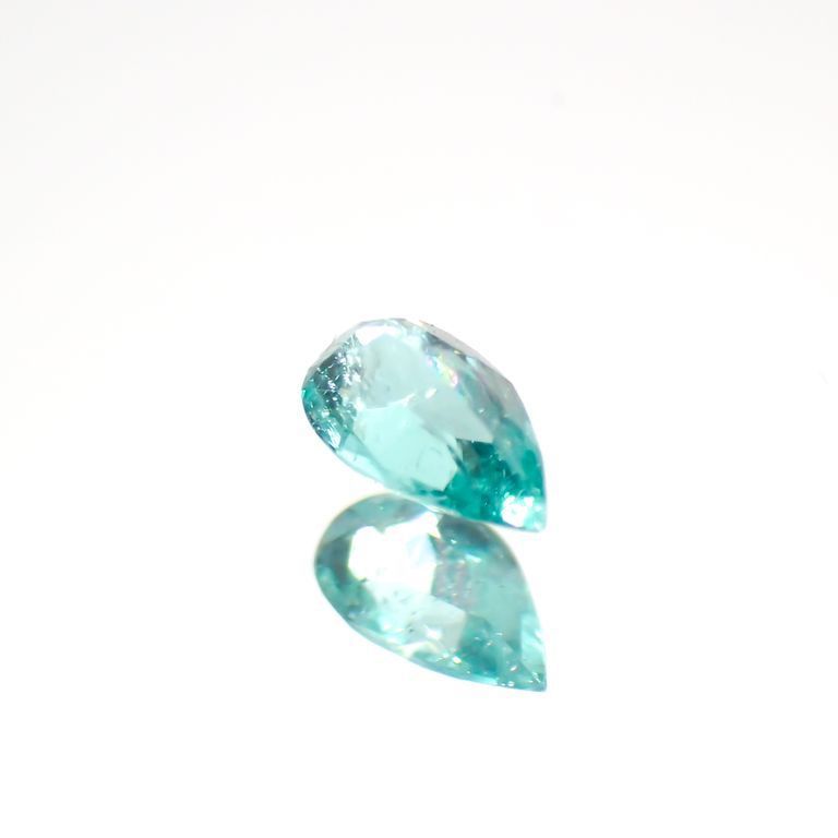 パライバトルマリン(宝石名トルマリン/別名パライバ・トルマリン)ブラジル・パライバ州バターリャ鉱山産 0.054ct 識別済[220114909]3.3x2mm前後