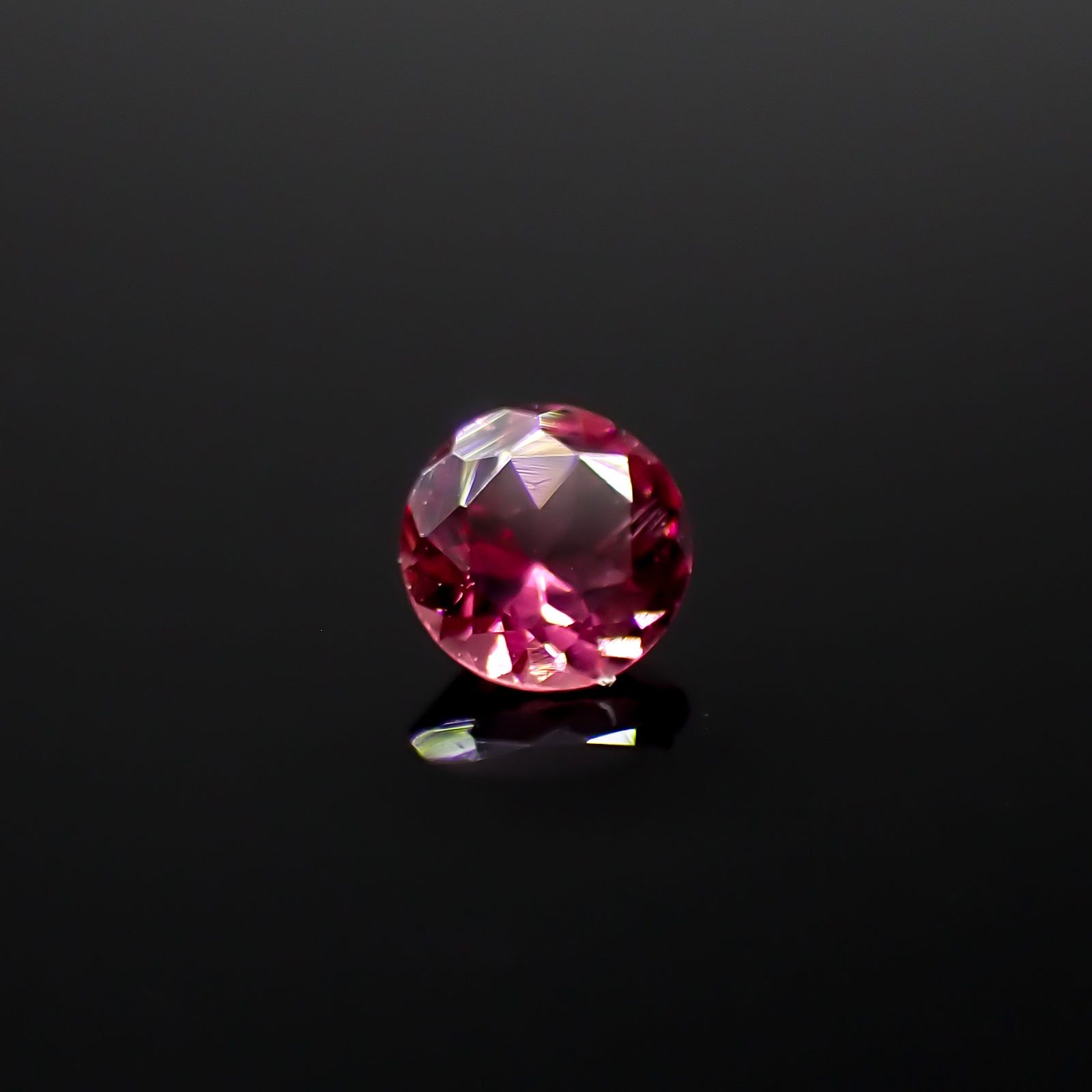ルベライト ブラジル産 0.21ct[240628074]4x4mm前後