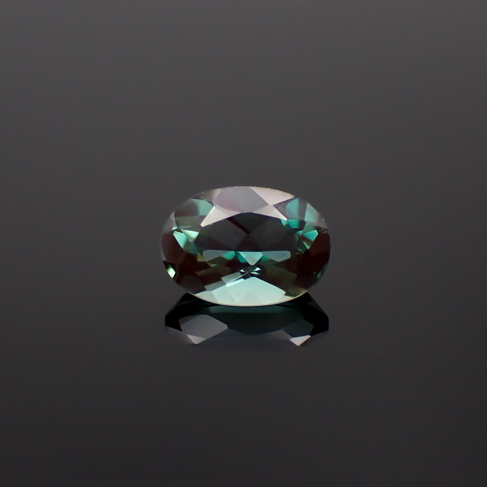 カラーチェンジアンデシン モンゴル産 0.72ct[231023560]7.2x5.1mm前後