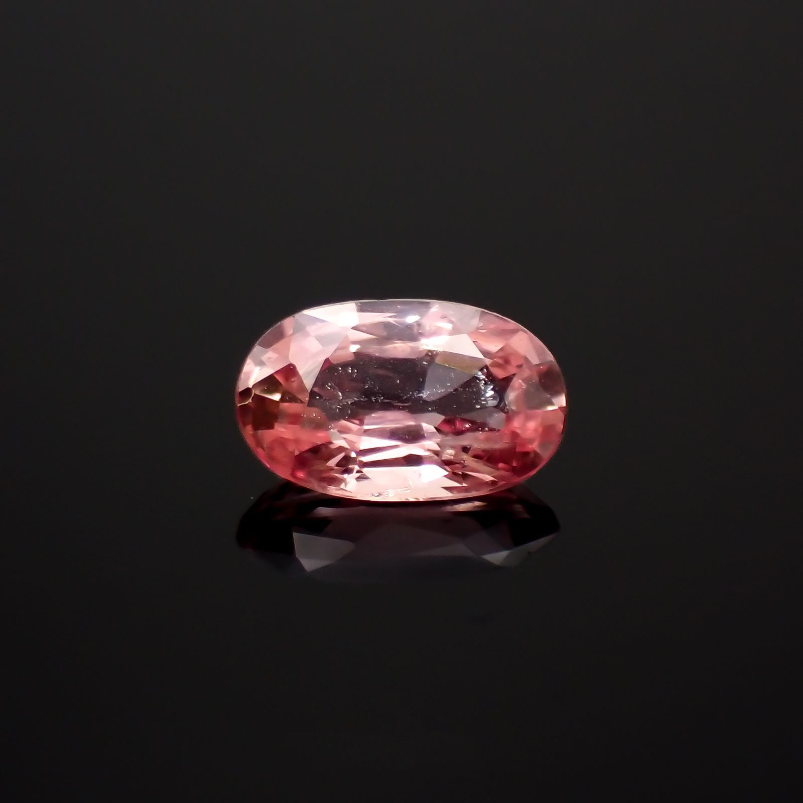 パパラチャサファイア(宝石名サファイア/別名パパラチャ・サファイア)スリランカ産 0.575ct ソ付(DGL)[221219217]6.25x3.9mm前後