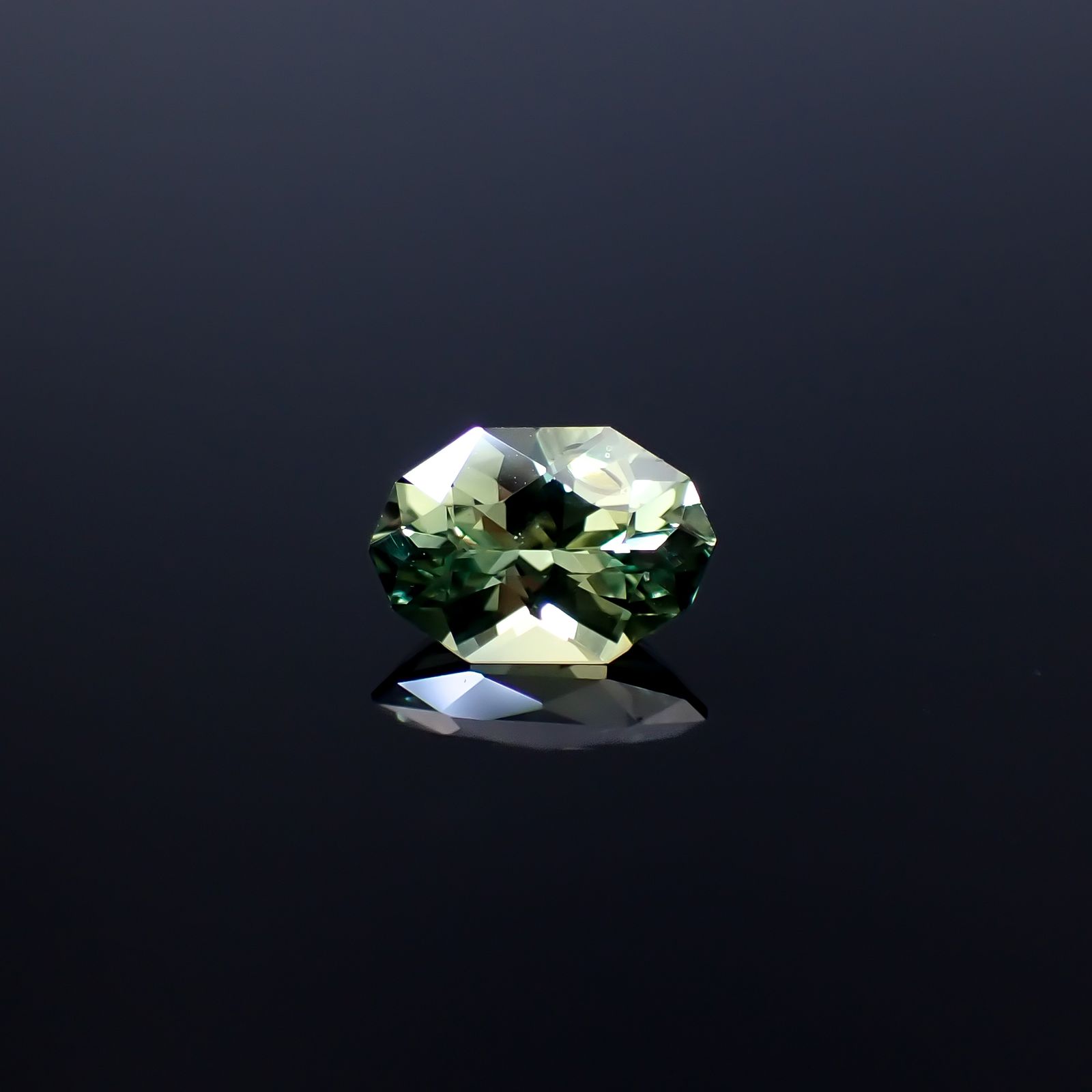 ◇カスタムカット◇バイカラーサファイア オーストラリア産 1.25ct [250229823]8.1x5.5mm前後