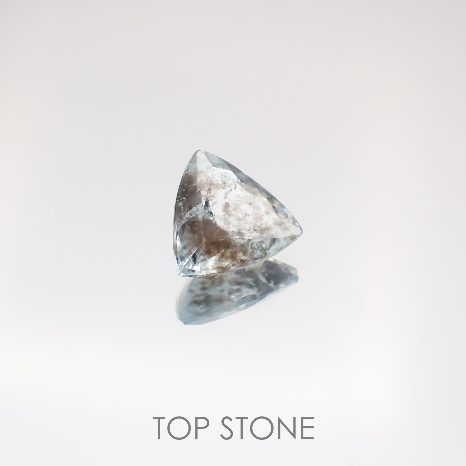アベンチュリンアクアマリン ブラジル産 ルース 1.75ct[210510787]8.9×9.1mm前後