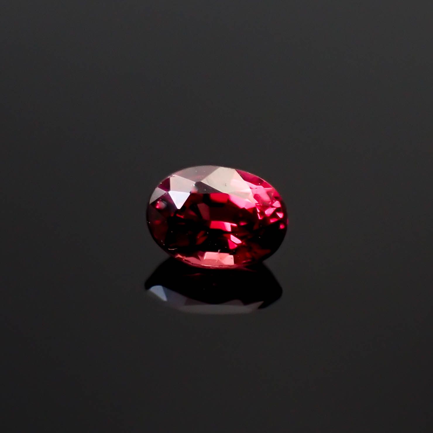ルビー 非加熱 マダガスカル産 0.23ct [250630502]4.1x3mm前後