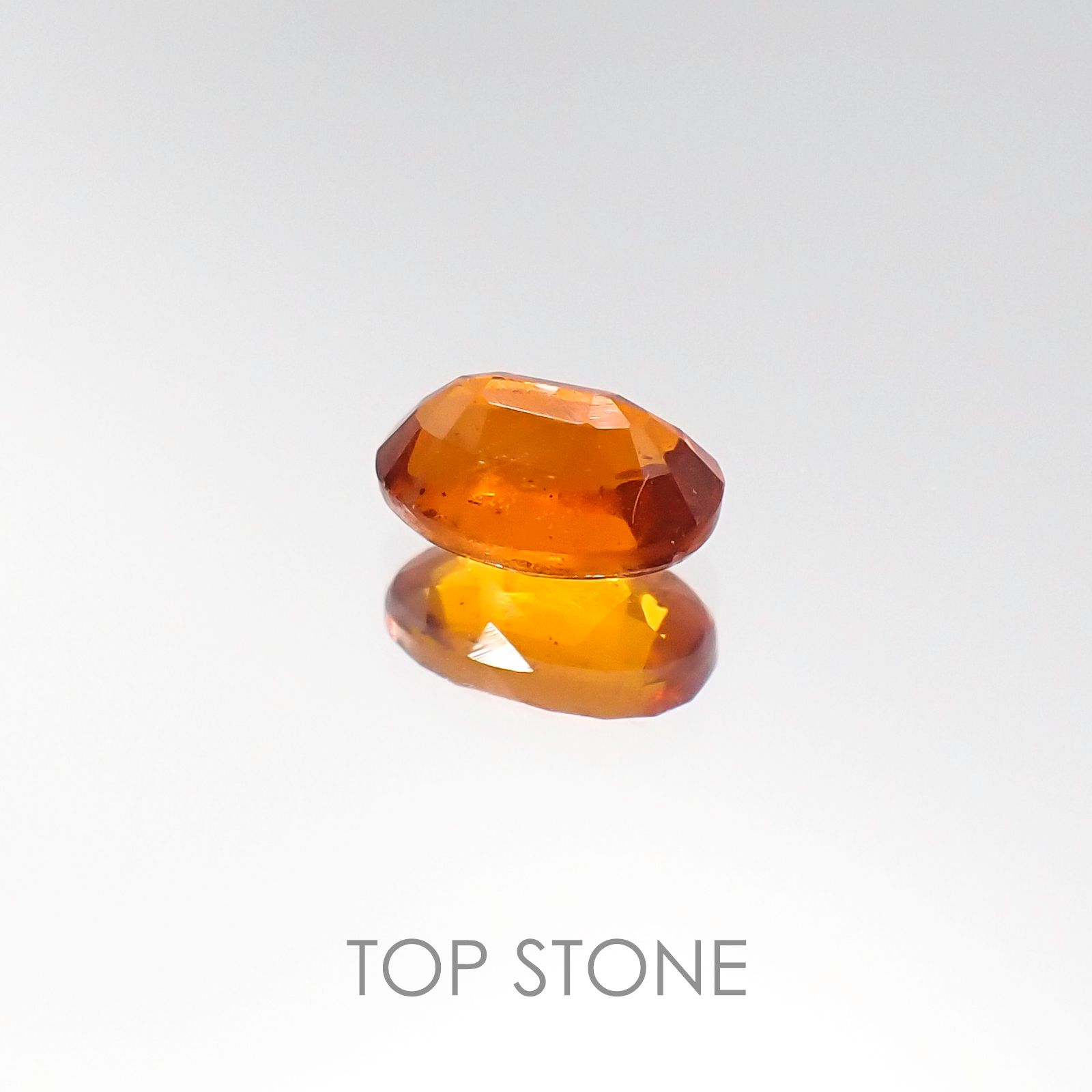 オレンジカイヤナイト タンザニア産 ルース 0.67ct[20096003]6.2×4.1mm前後