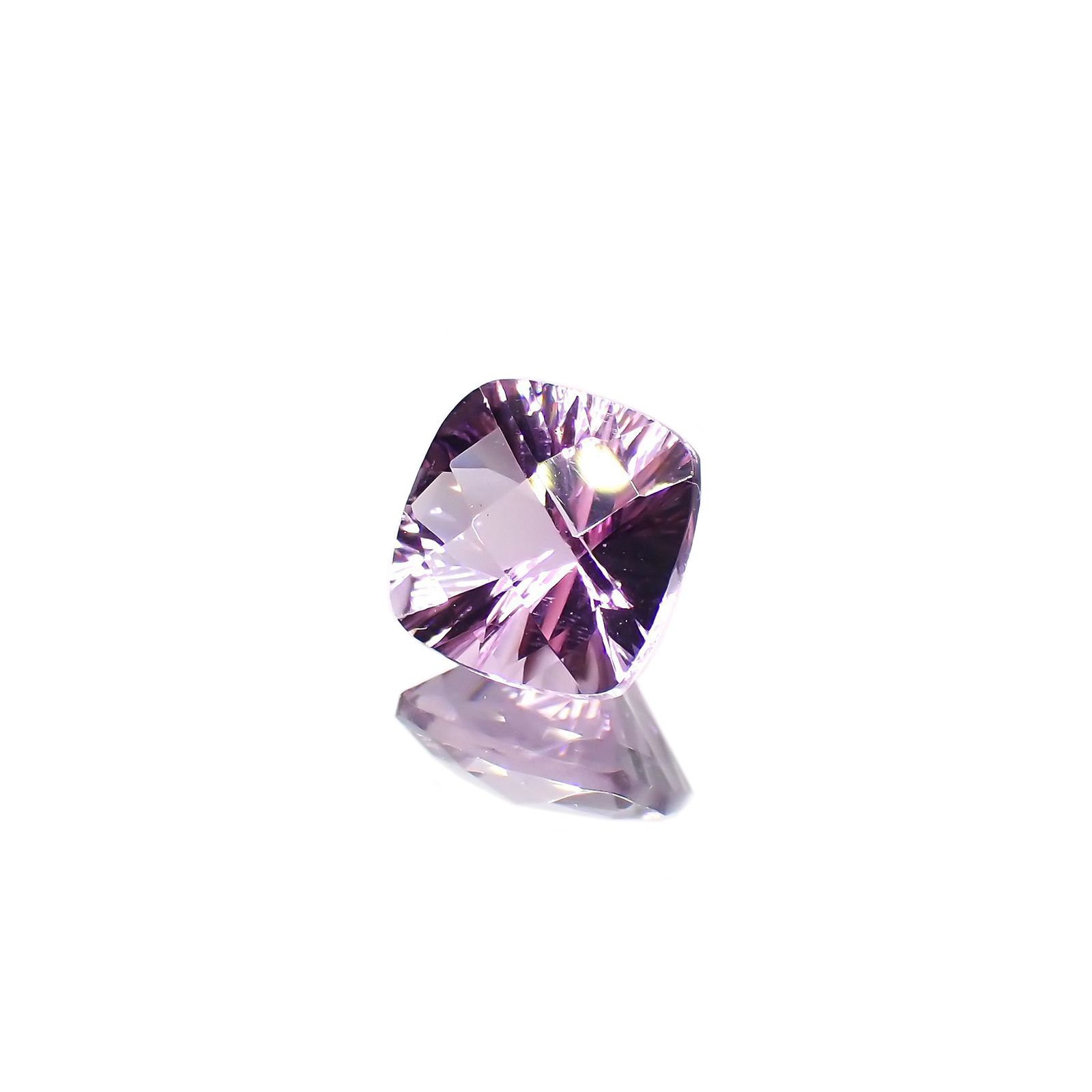 ◇チェッカーコンケーブカット◇アメジスト(宝石名アメシスト) ブラジル産 1.35ct 識別済[210913036]7.2×7.1mm前後
