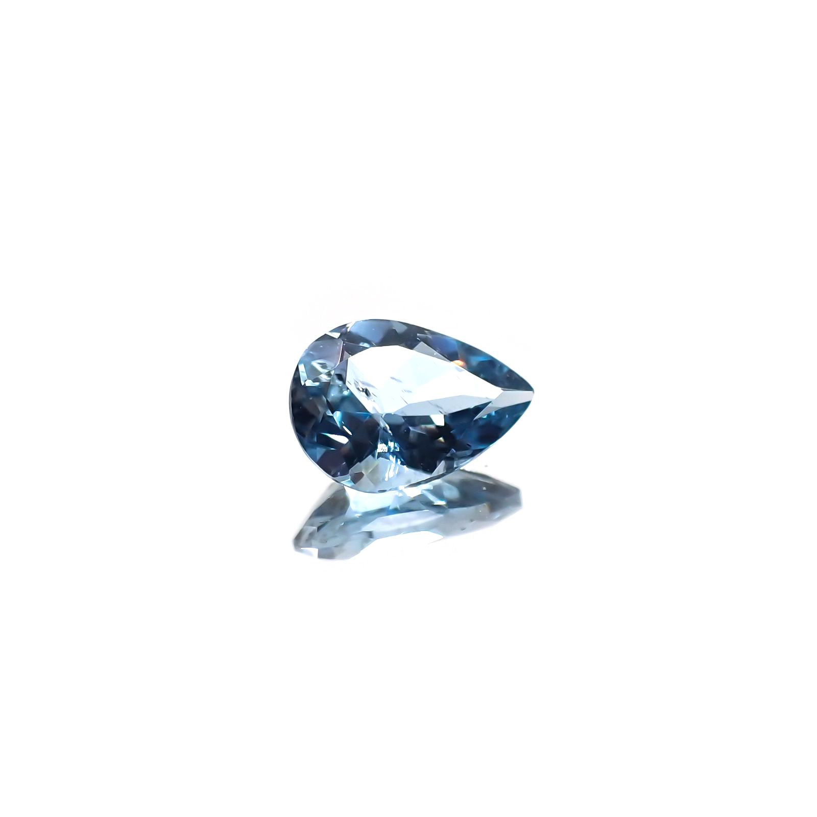 サンタマリアアクアマリン(宝石名アクアマリン) ブラジル産 0.54ct 識別済[210711900]7×5mm前後