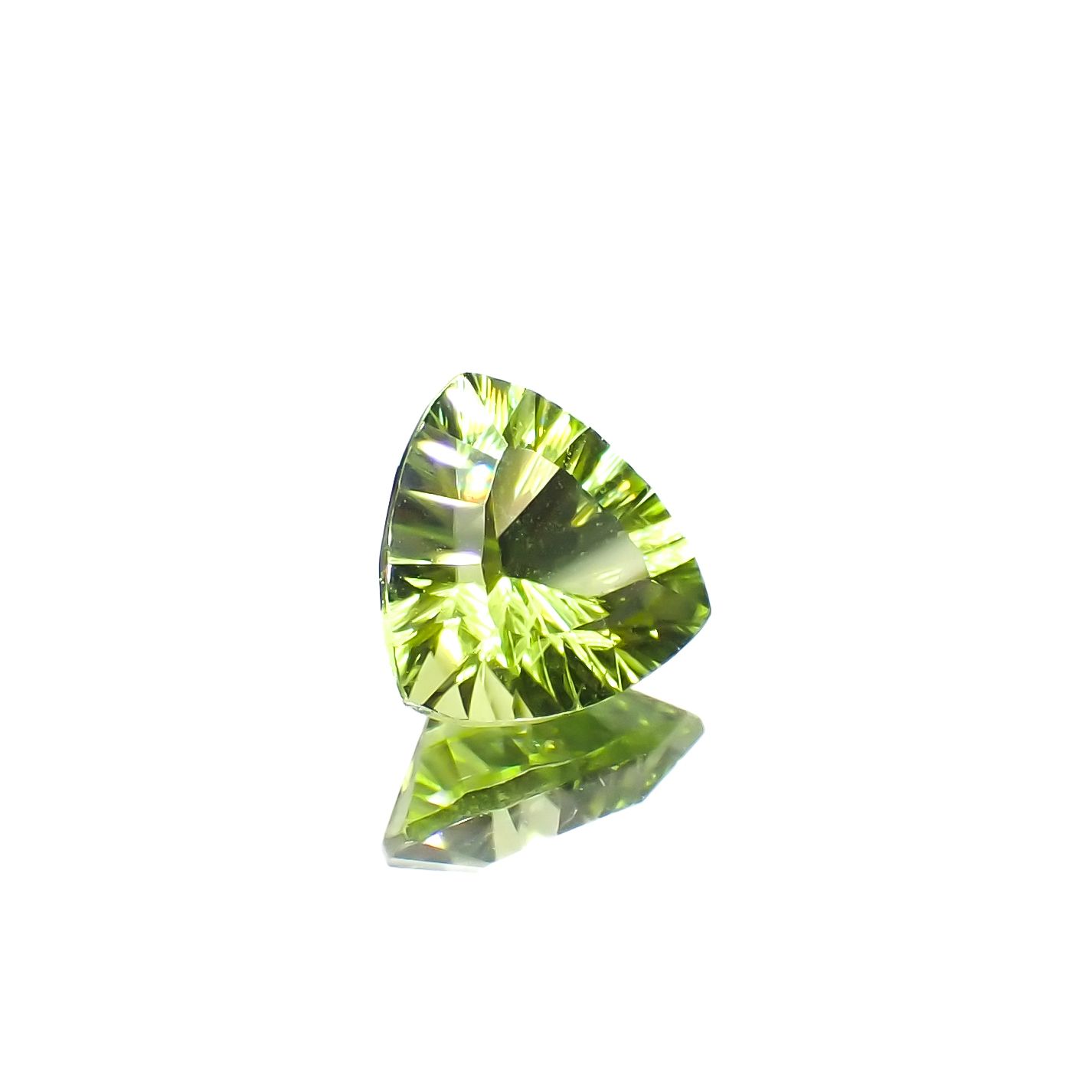 ◇コンケーブカット◇ペリドット 中国産 1.18ct[230622291]6.9x7mm前後