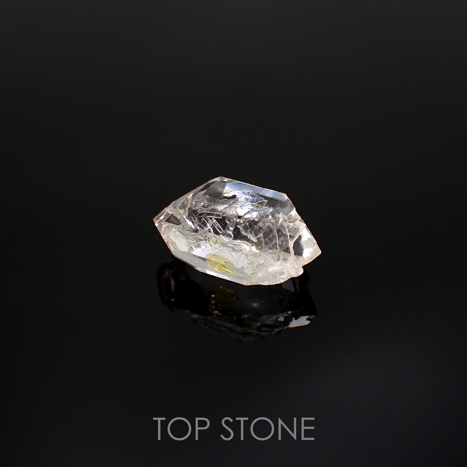 オイルインクォーツ 原石パキスタン産 7.64ct[220515871]16.1x9.7mm前後