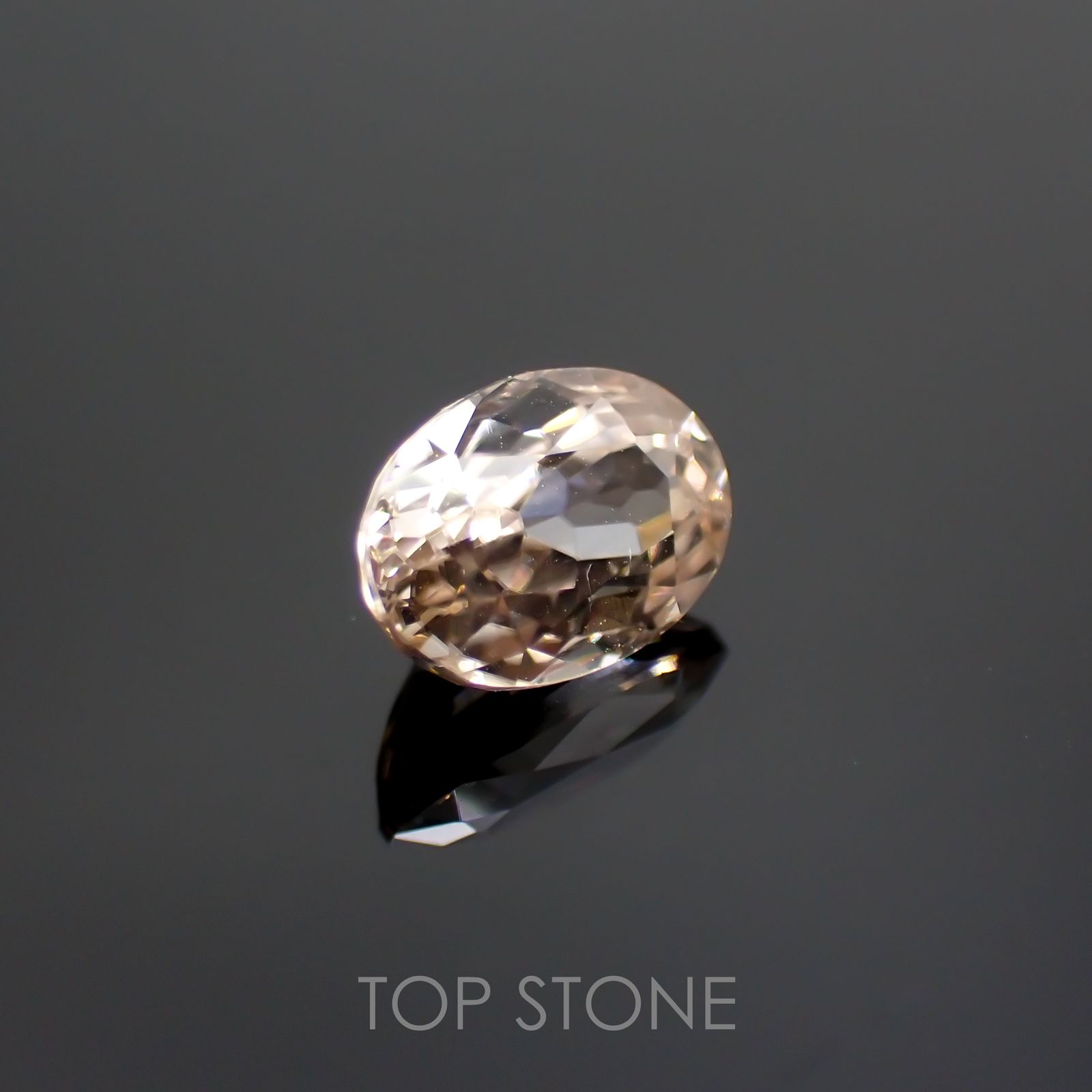 オレンジジルコン(宝石名ジルコン) スリランカ/カンボジア産 1.97ct 識別済[20118078]8.1×5.8mm前後