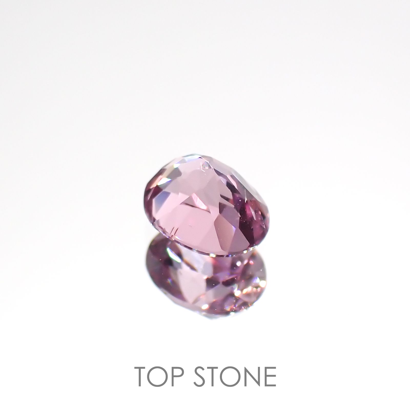 カラーシフトマラヤガーネット(宝石名ガーネット)タンザニア産 0.85ct 識別済[220115018]6x4.7mm前後
