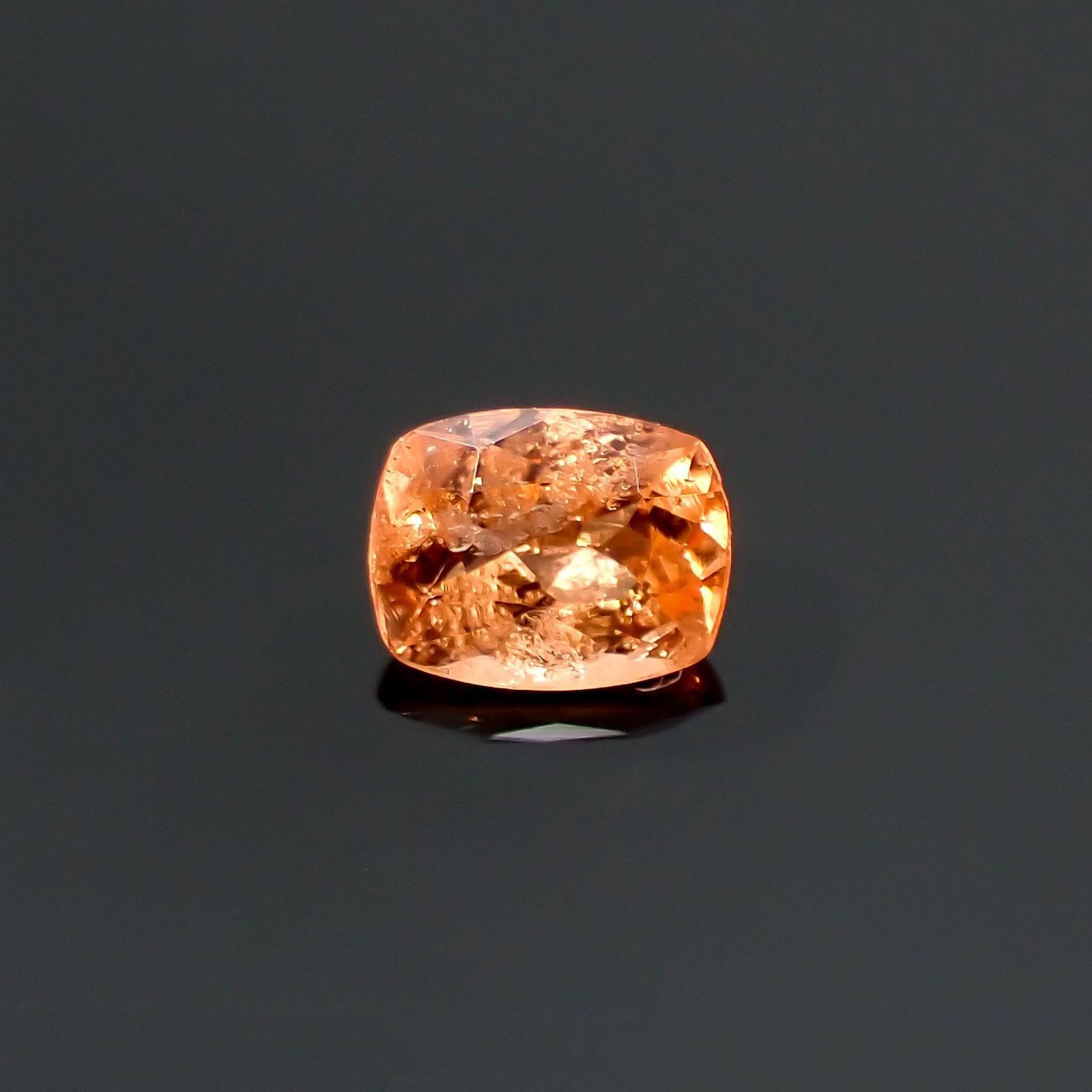 トリプライト(宝石名トリプライト) ブラジル産 0.28ct 識別済[210912521]4.3×3.3mm前後