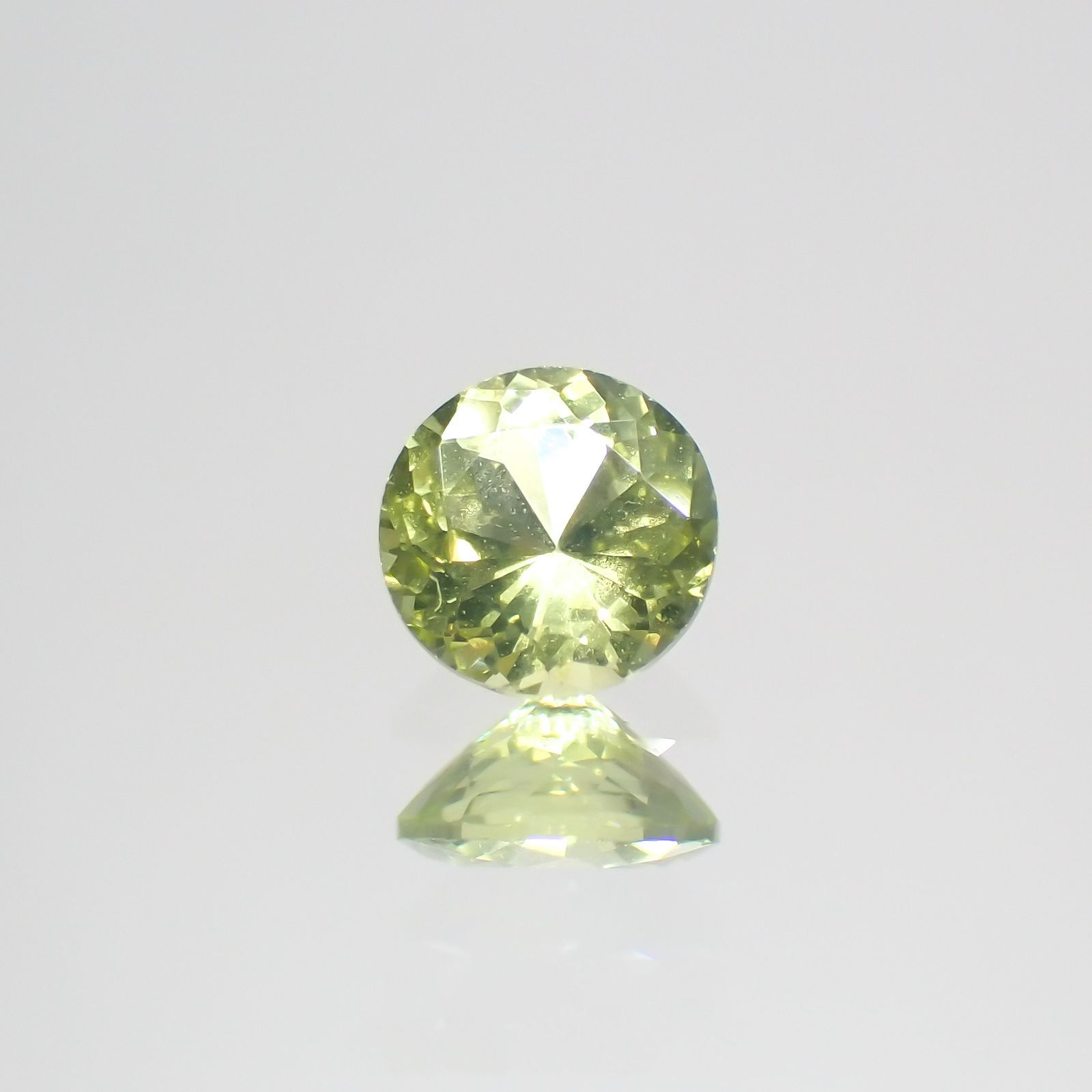 クリソベリル(宝石名クリソベリル)マダガスカル産 0.34ct 識別済[220114489]4.2x4.2mm前後