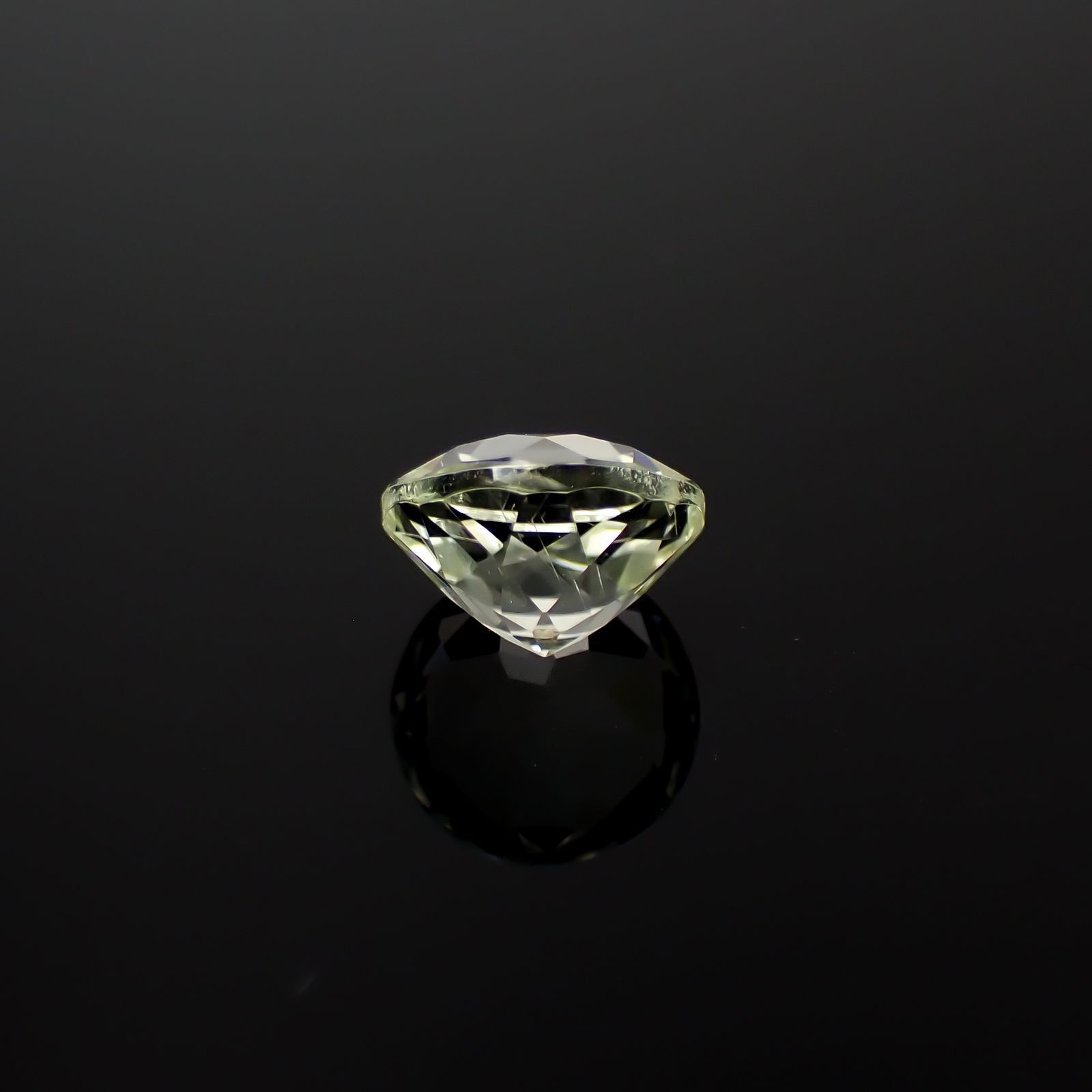 トリフェーン アフガニスタン/ブラジル産 2.26ct[240628444]8.1x8.1mm前後