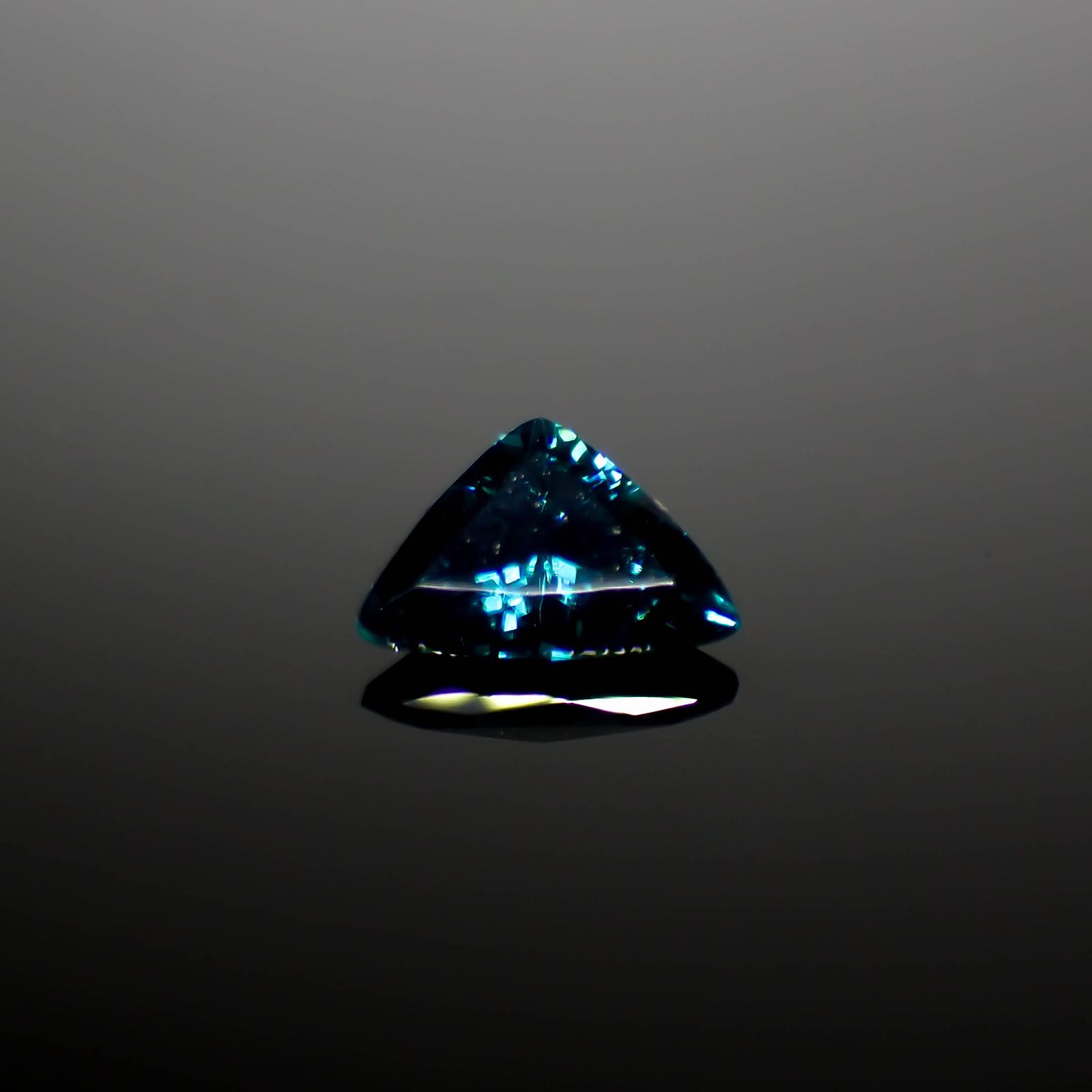 ブルーグリーントルマリン ブラジル産 1.11ct[240527537]9x6.6mm前後