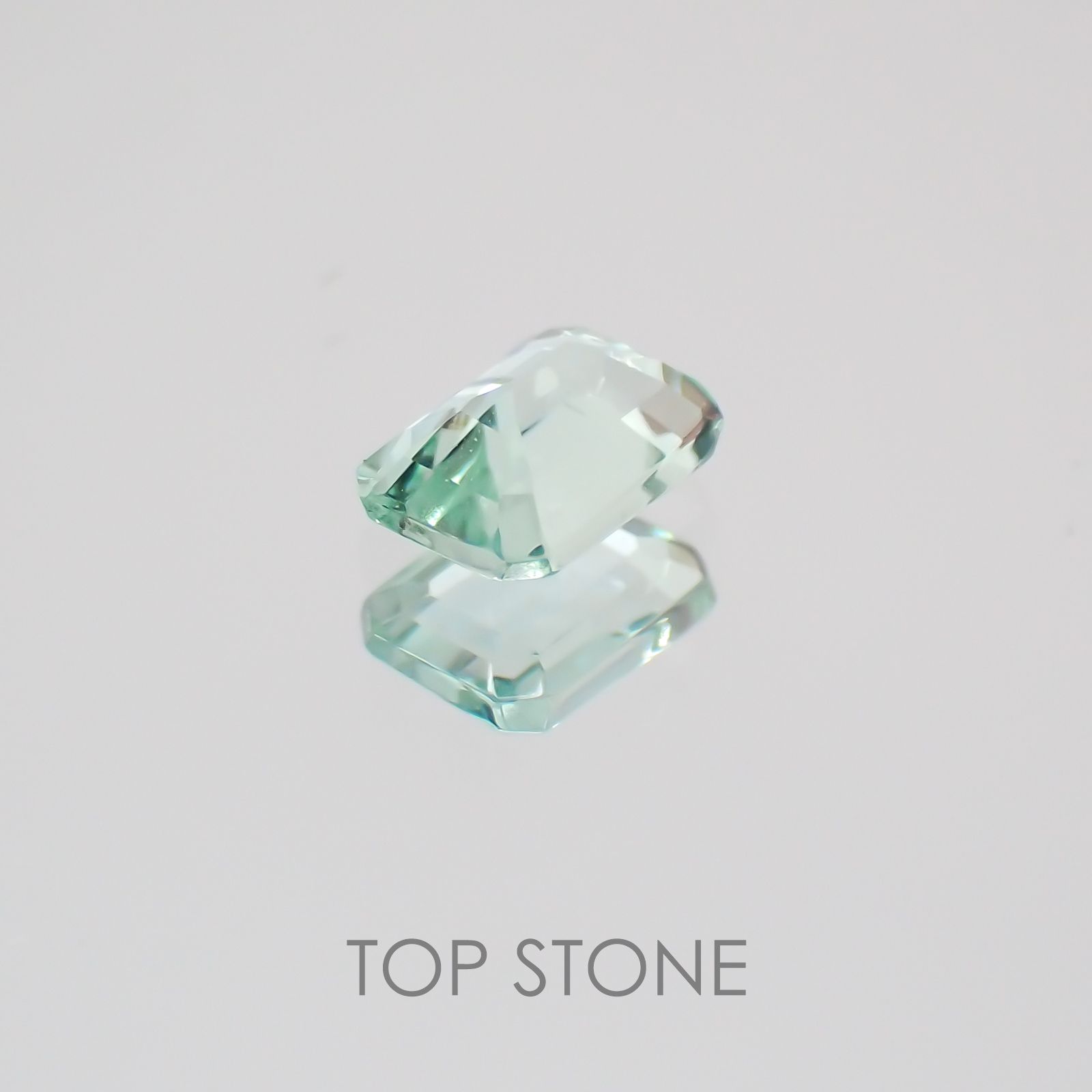 ミントベリル(グリーンベリル) ブラジル産 ルース 0.16ct[21059707]4×3mm前後