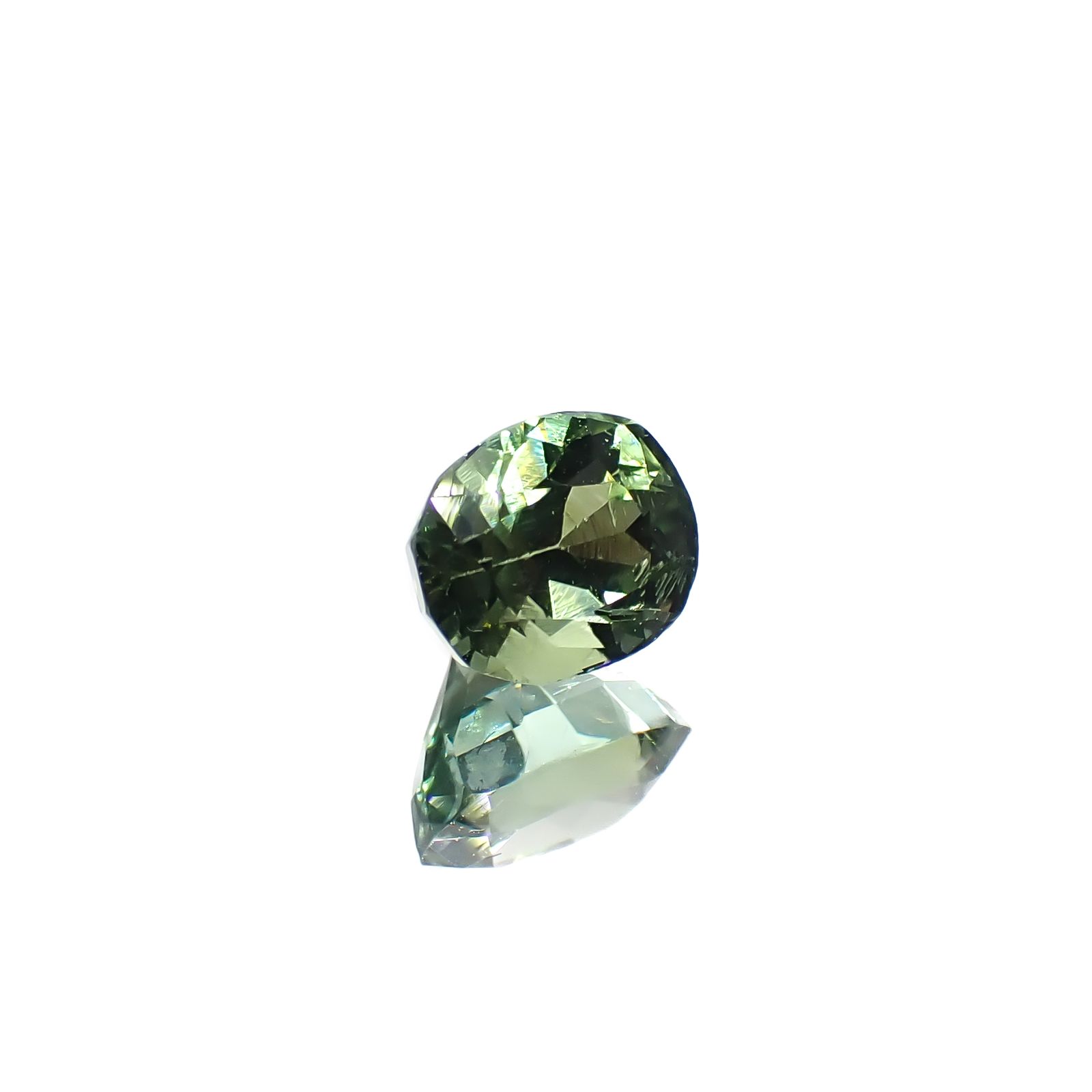 グリーントルマリン(宝石名トルマリン)アフガニスタン産 0.82ct 識別済[240527795]6x4.8mm前後