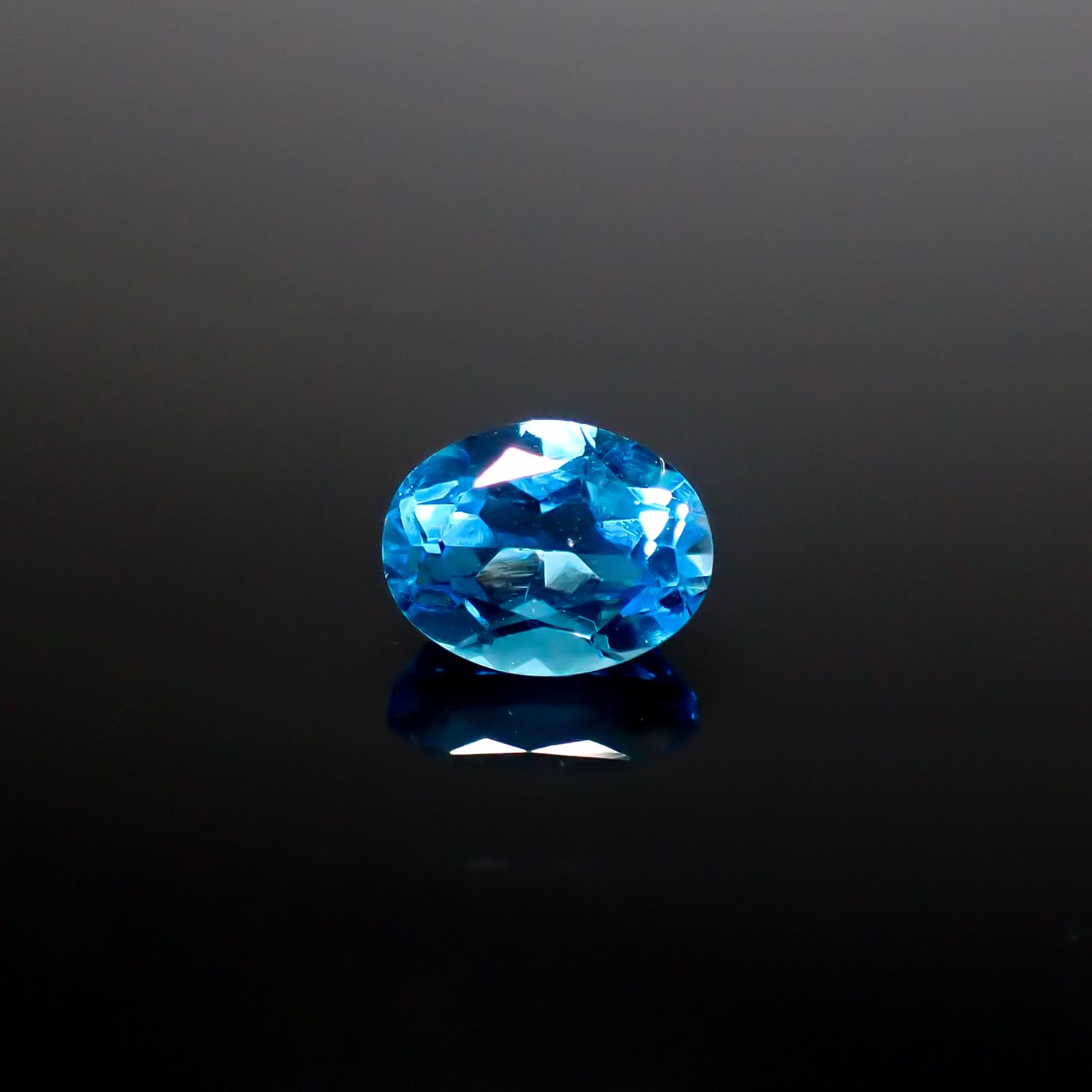 スイスブルートパーズ ブラジル産 1.93ct [241229576]8x6.2mm前後