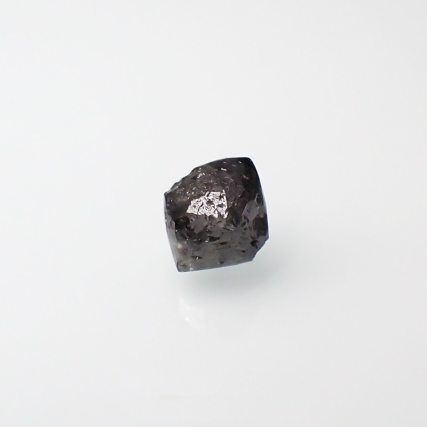 ブラックダイヤモンド 原石 0.57ct[220515830]4.9x4.1mm前後 | TOP