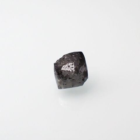 ブラックダイヤモンド 原石 0.57ct[220515830]4.9x4.1mm前後
