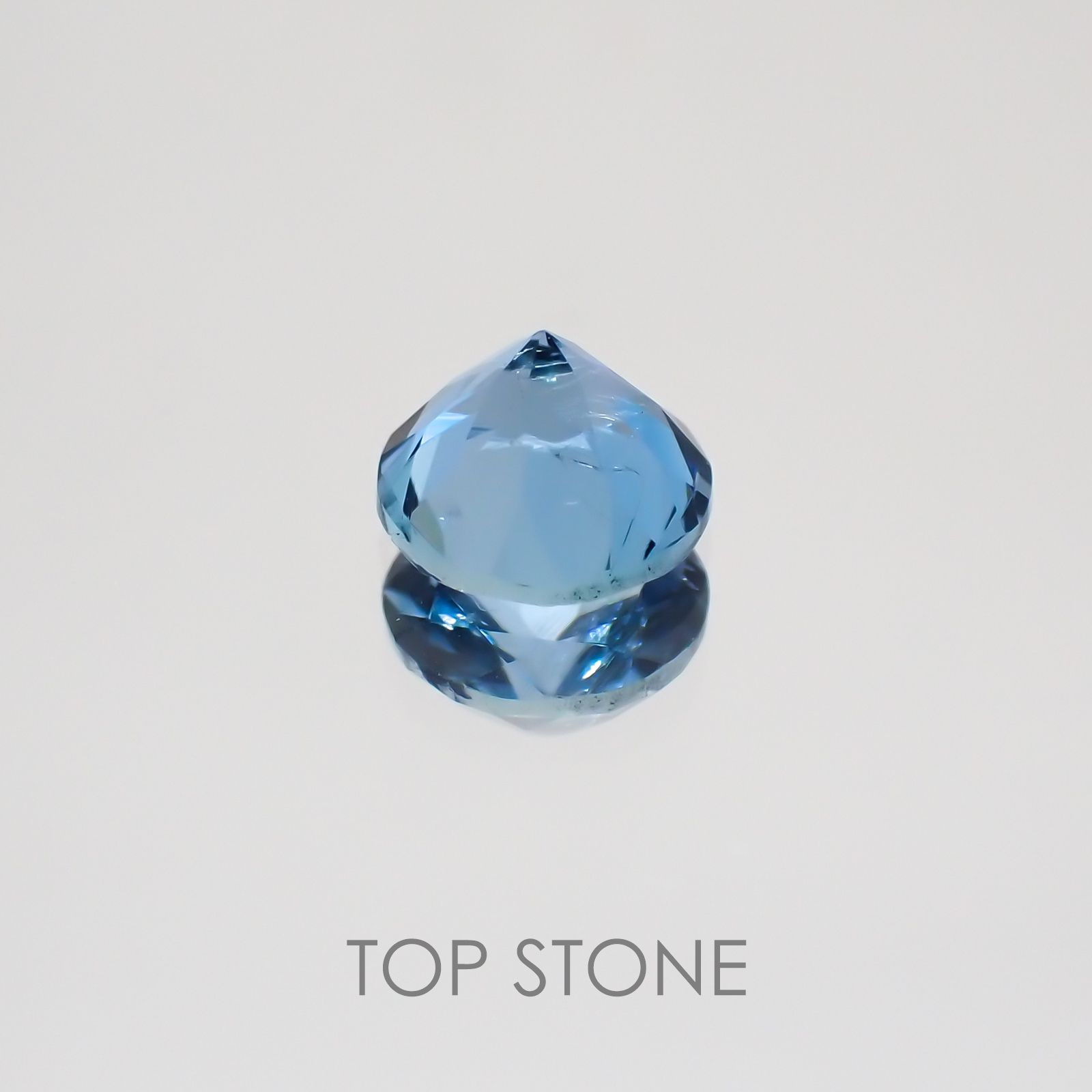 アクアマリン サンタマリアカラー(宝石名アクアマリン) モザンビーク産 0.55ct 識別済[20002607]5.4×5.4mm前後