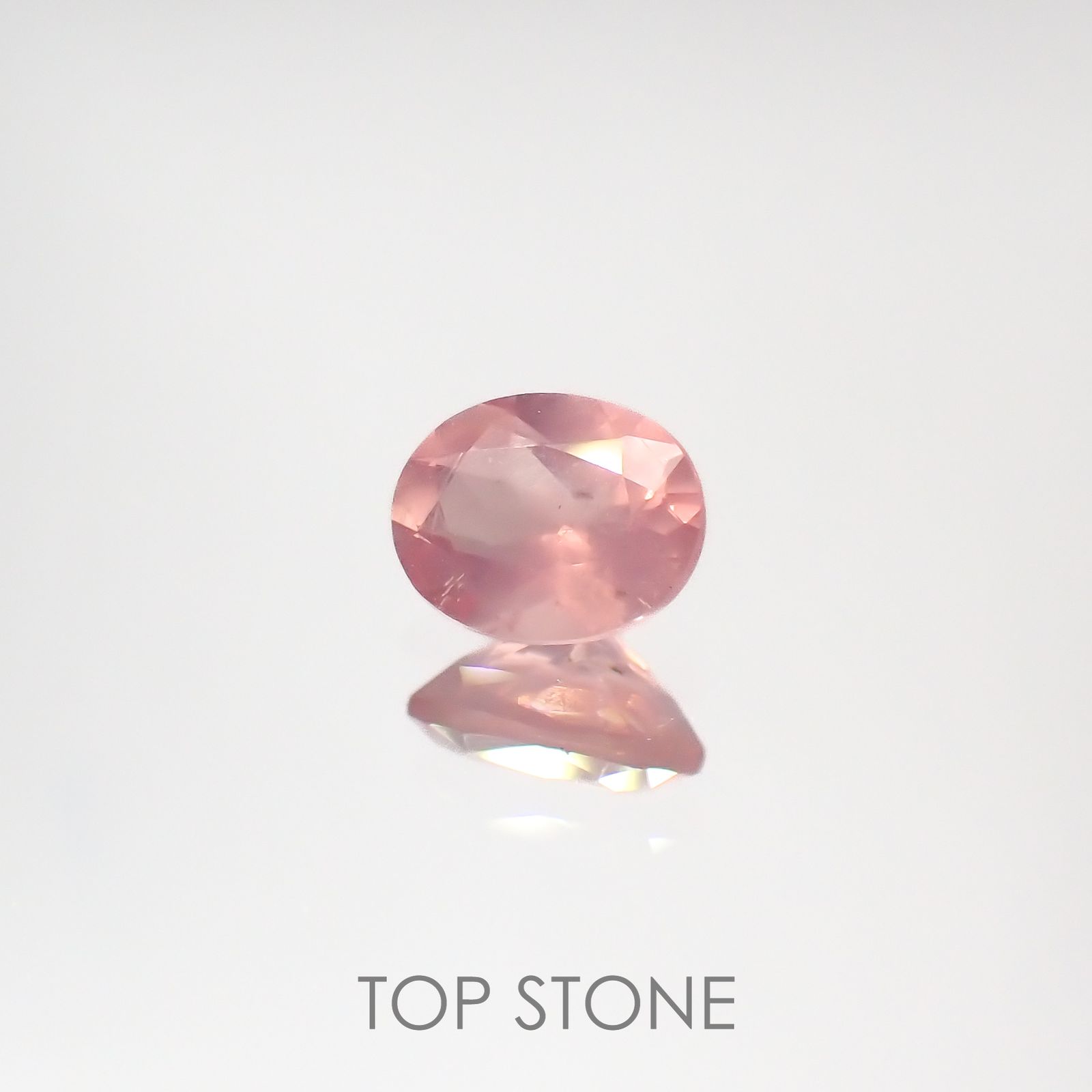 ディープローズクォーツ(宝石名ローズ・クォーツ)モザンビーク産 0.54ct 識別済[220616411]6.2x4.9mm前後