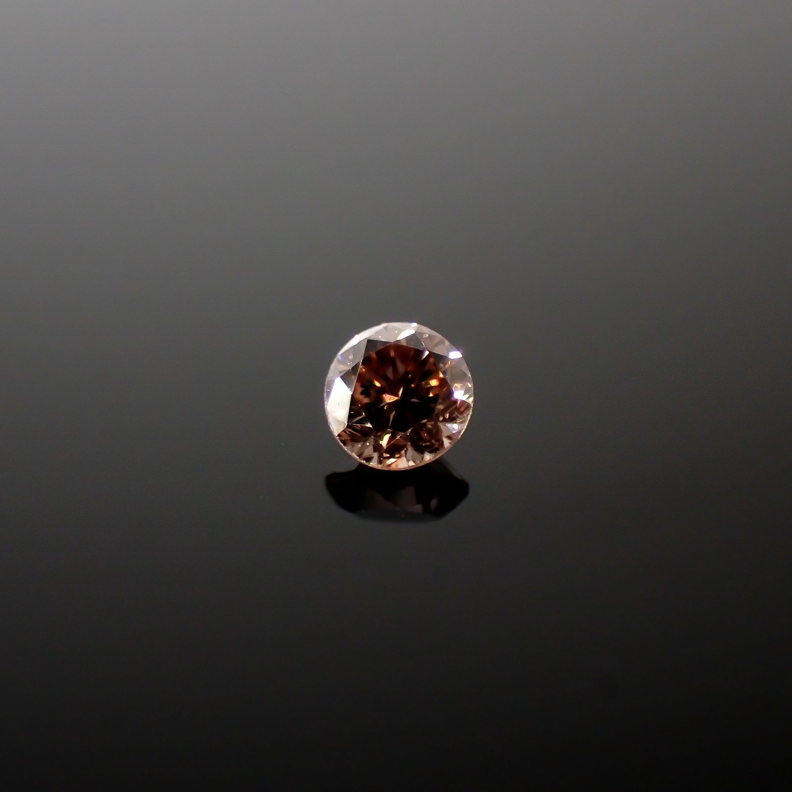 ピンクダイヤモンド(宝石名ダイアモンド VS-2/FANCY BROWN ORANGY PINK) 0.091ct ソ付(CGL)[240427046]2.68x2.75mm前後